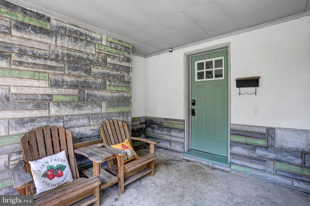 407 N MORRIS STREET