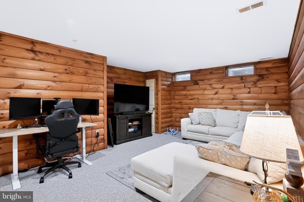 673 KARVOIS COURT
