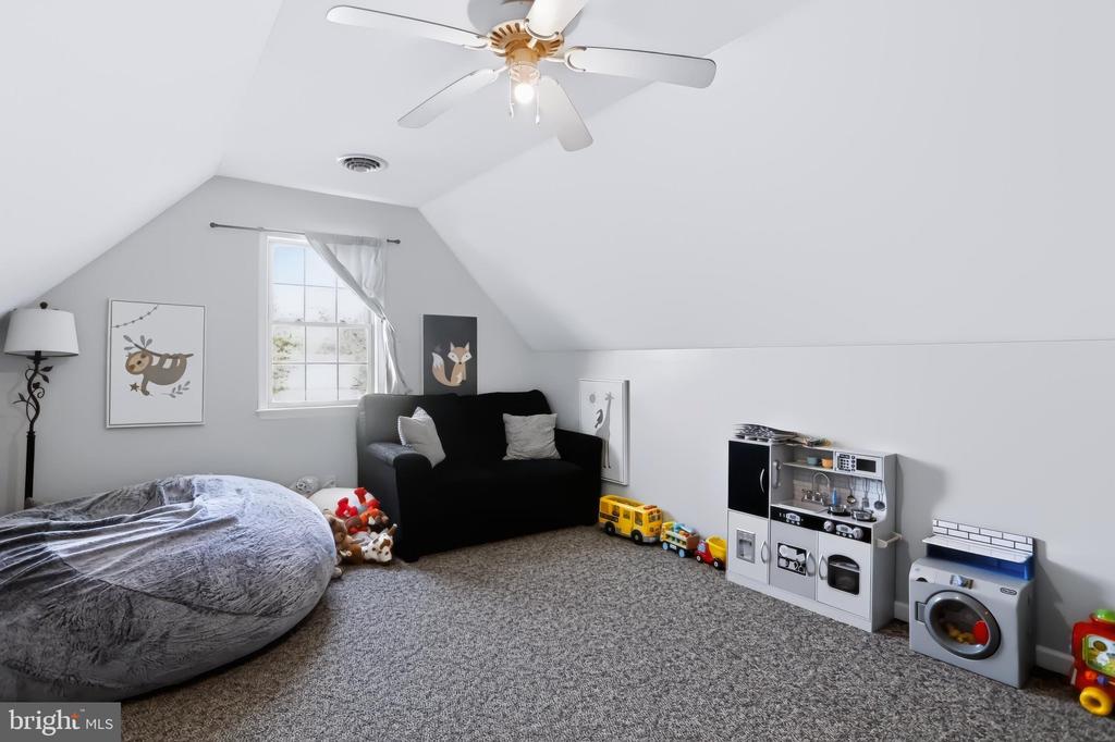673 KARVOIS COURT