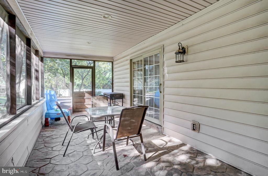 673 KARVOIS COURT