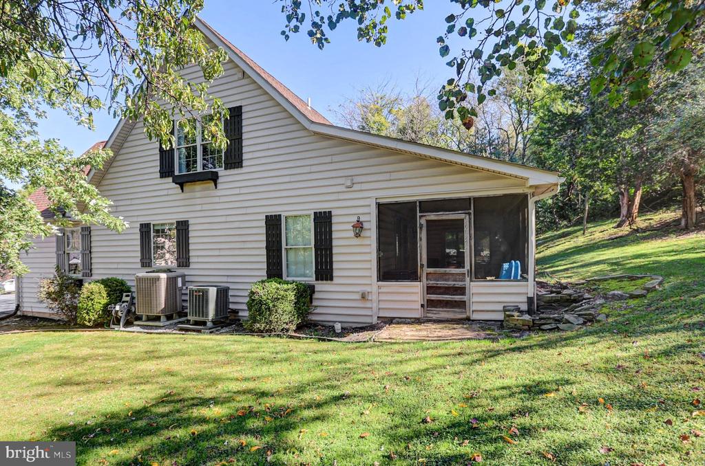 673 KARVOIS COURT