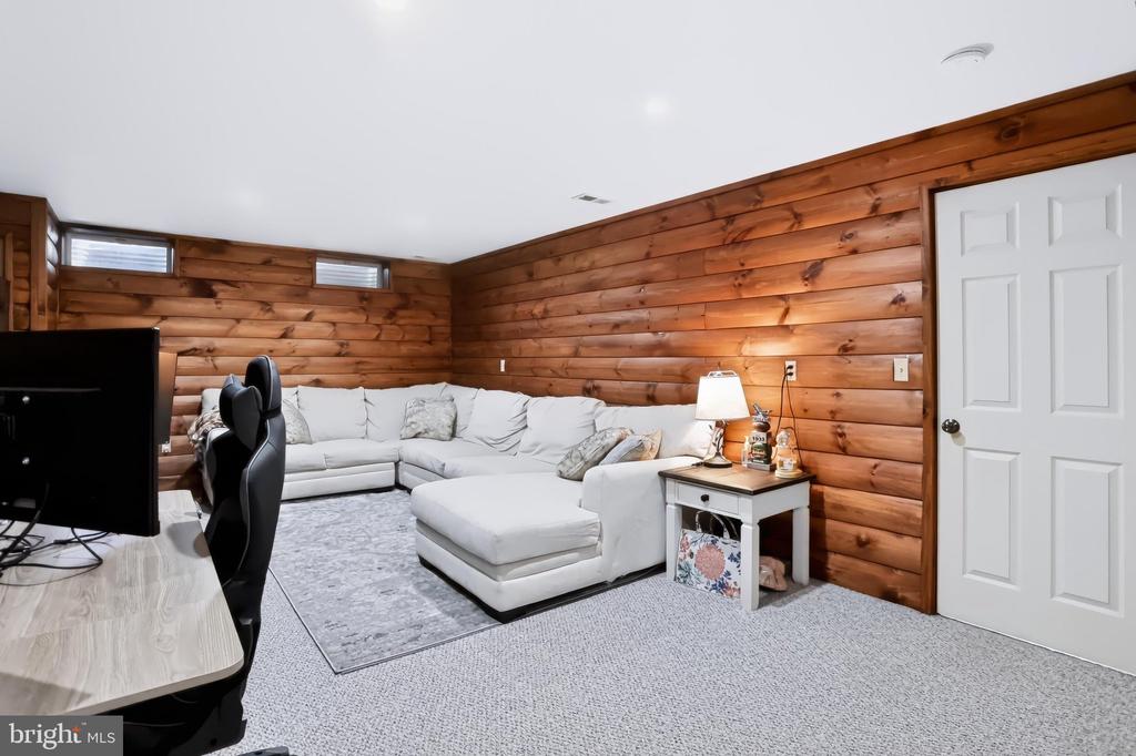 673 KARVOIS COURT