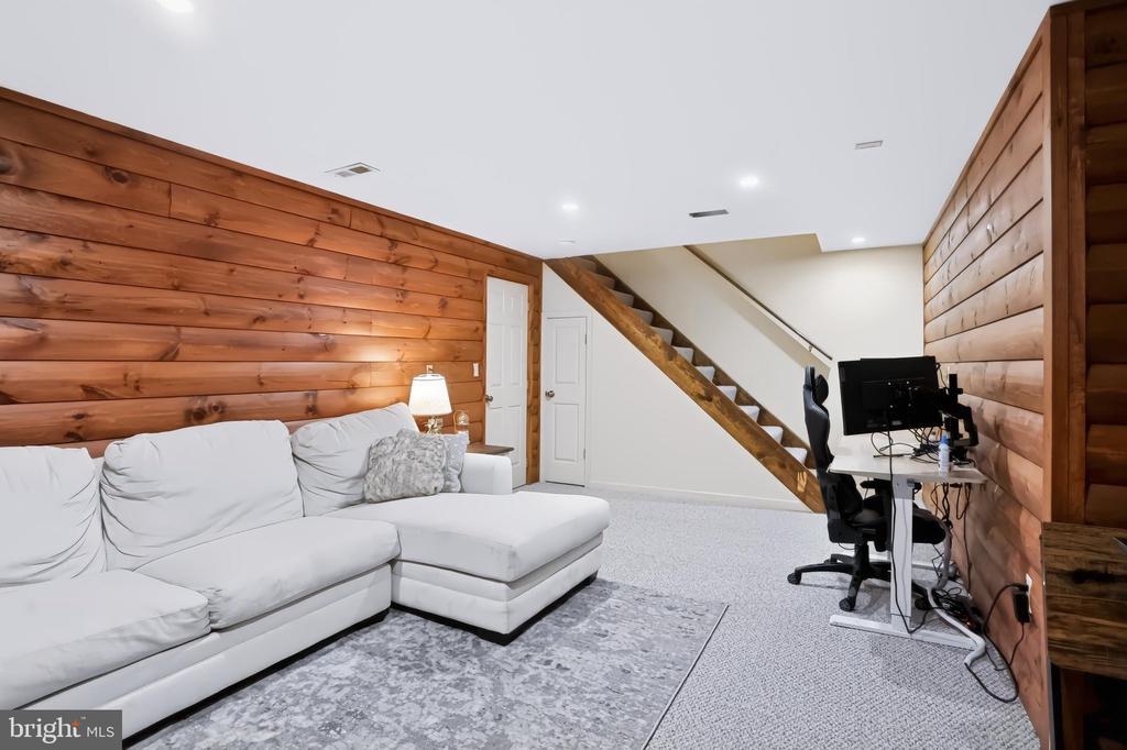 673 KARVOIS COURT