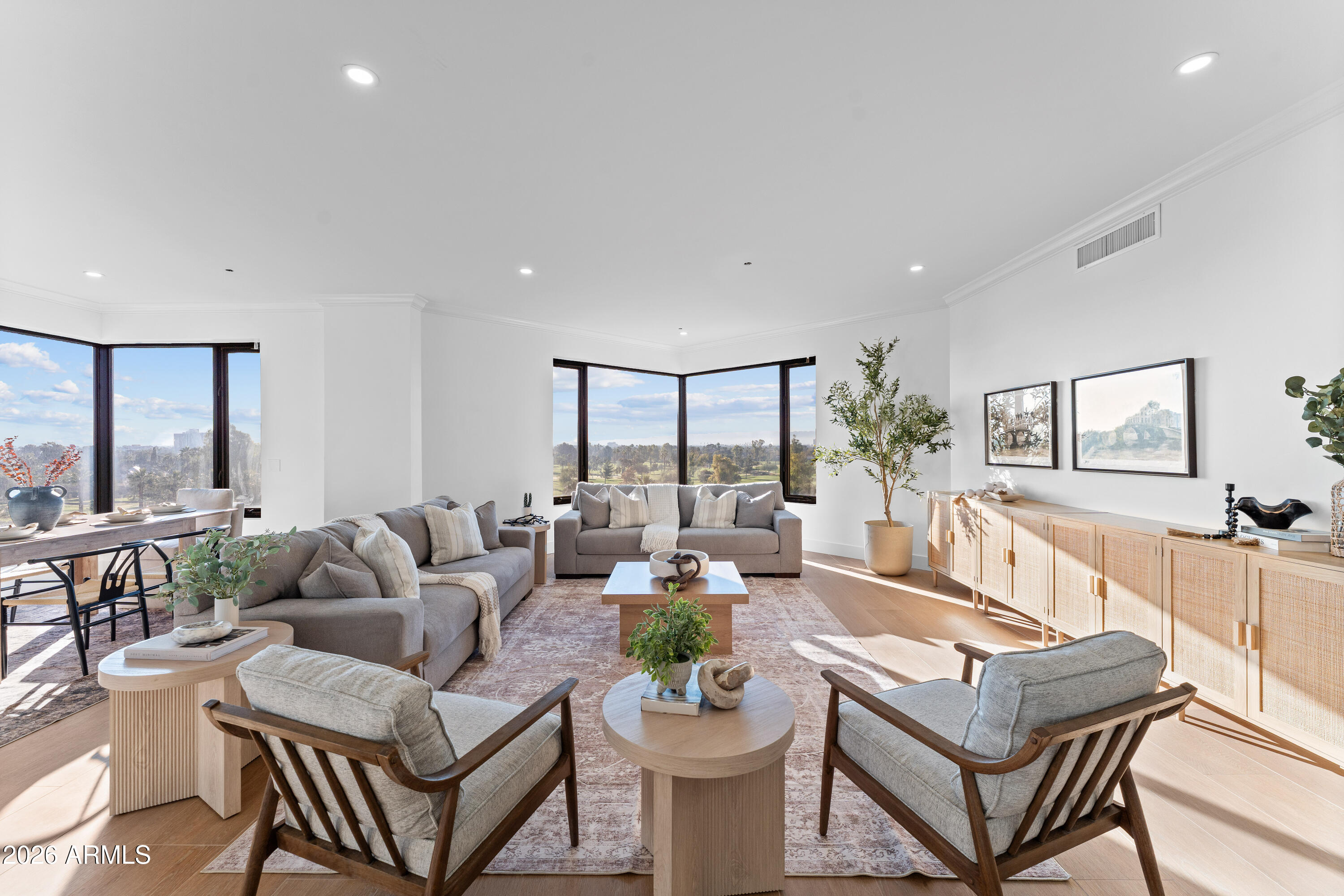 1040 E OSBORN Road 602