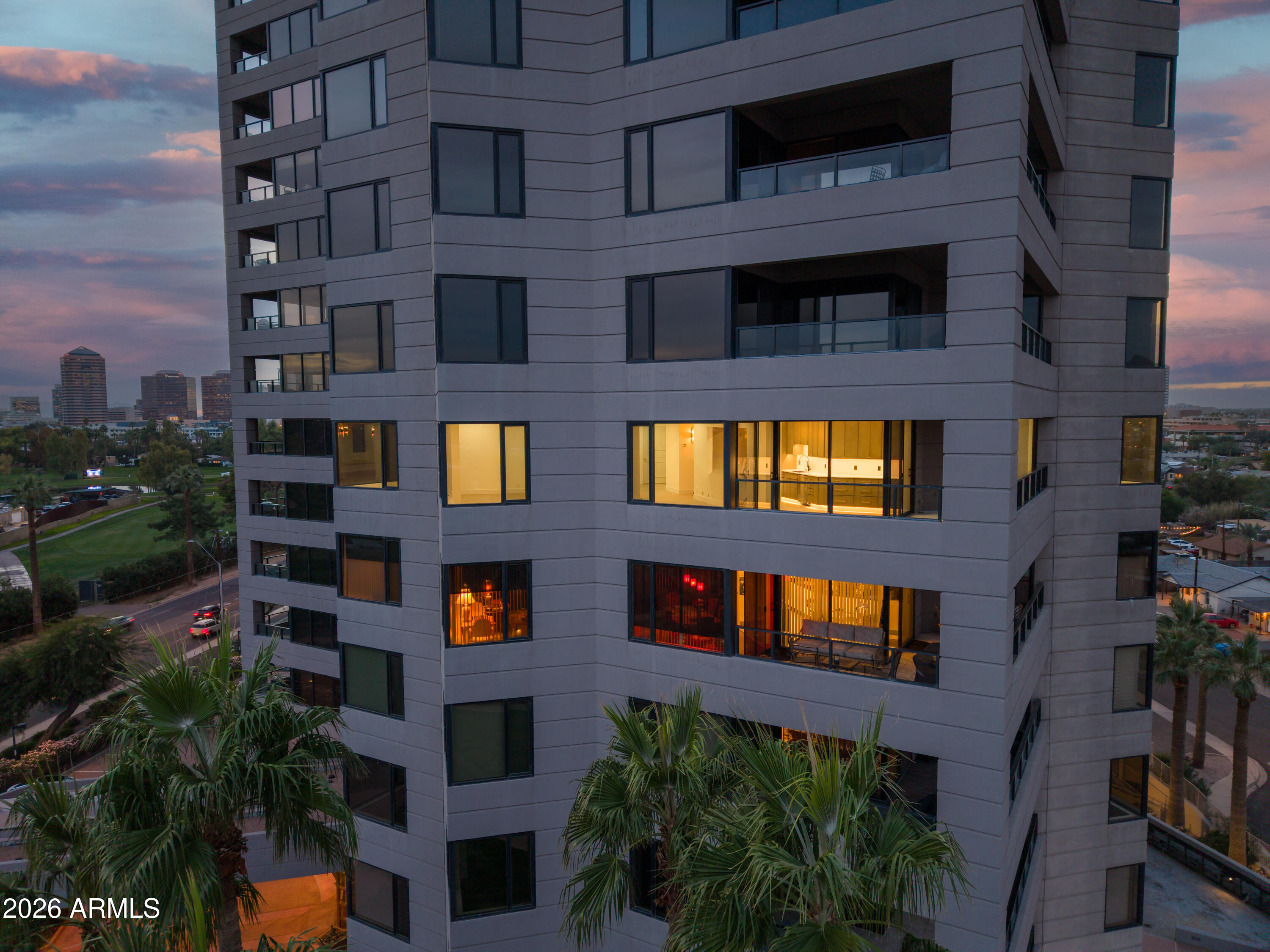 1040 E OSBORN Road 602