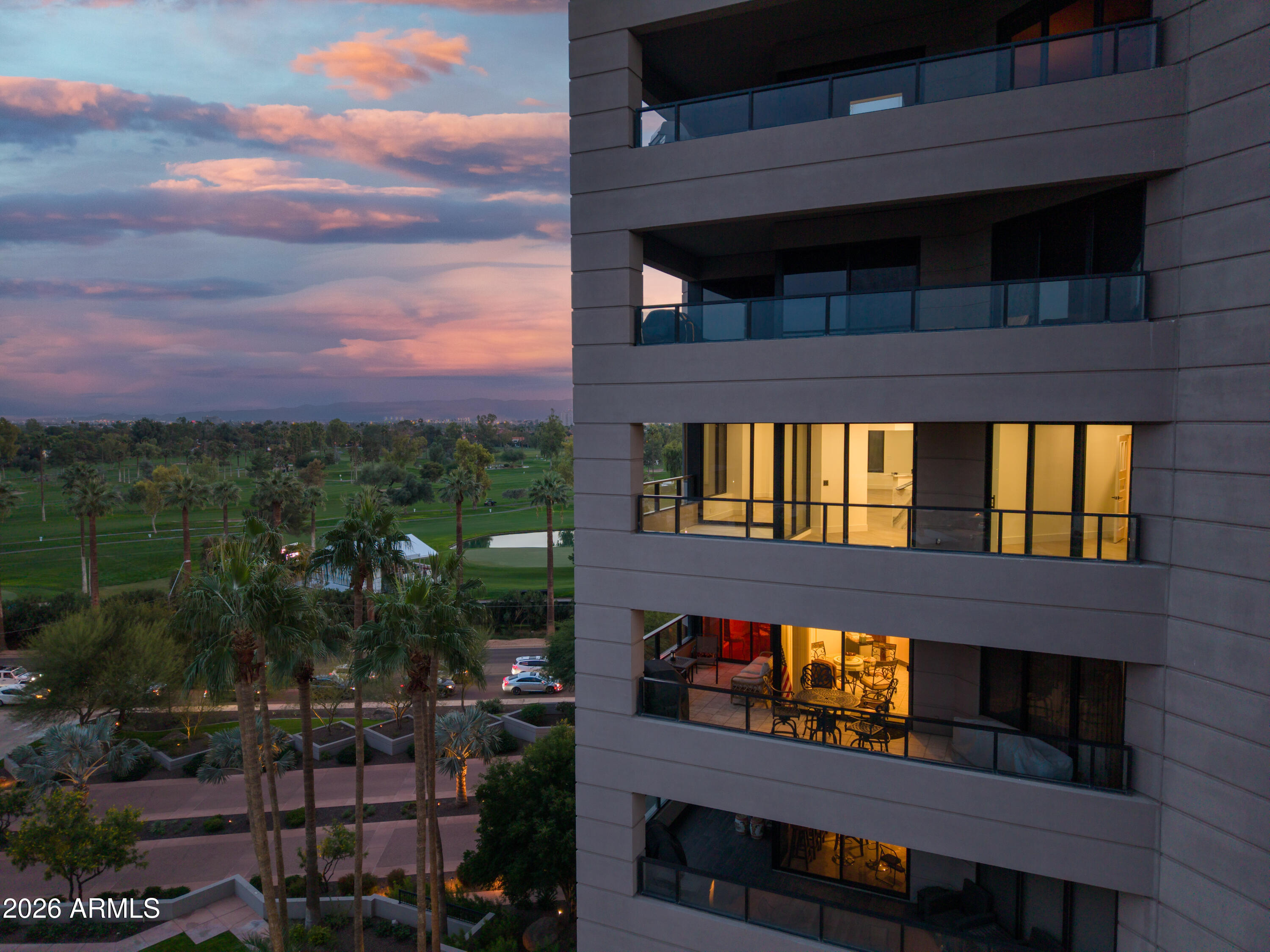 1040 E OSBORN Road 602