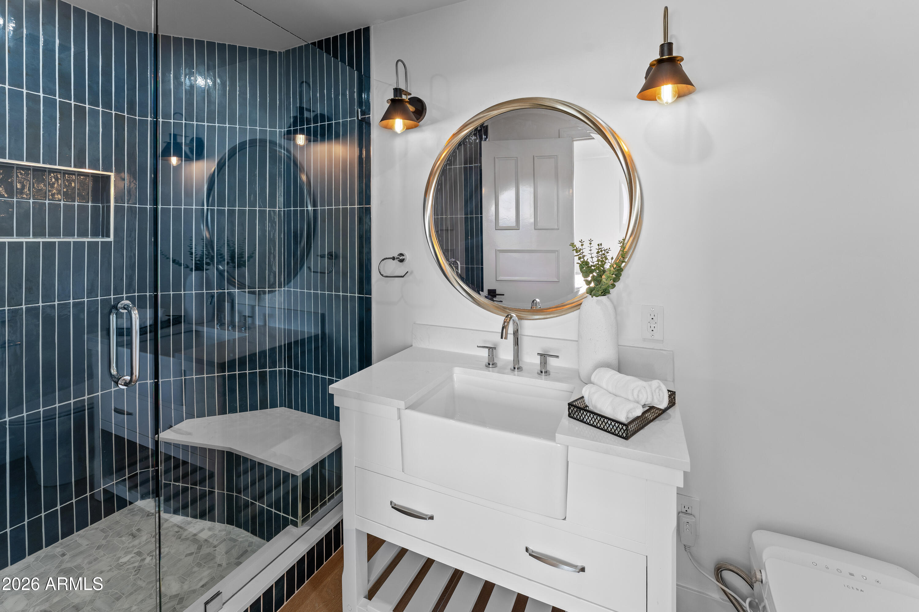 1040 E OSBORN Road 602