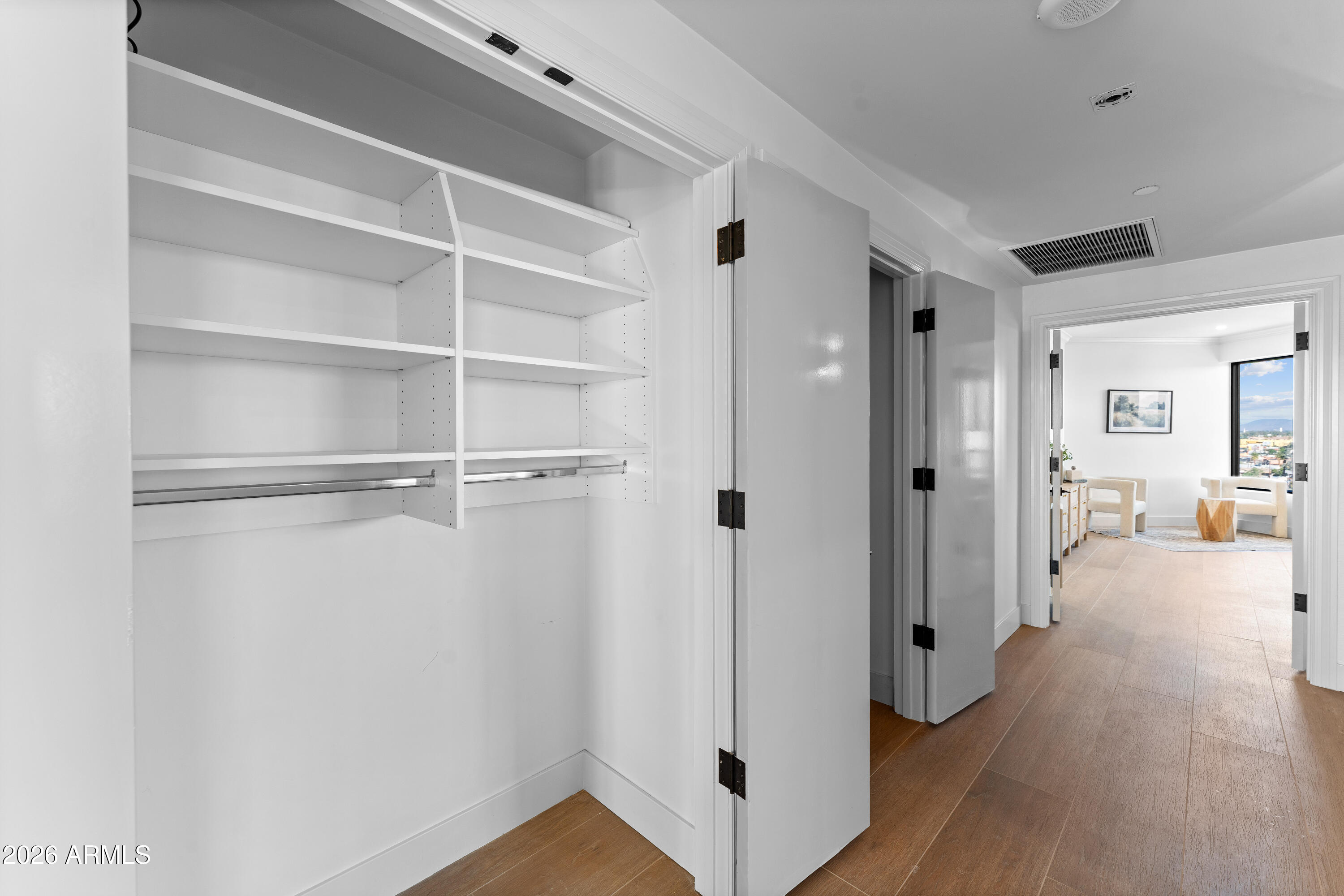 1040 E OSBORN Road 602