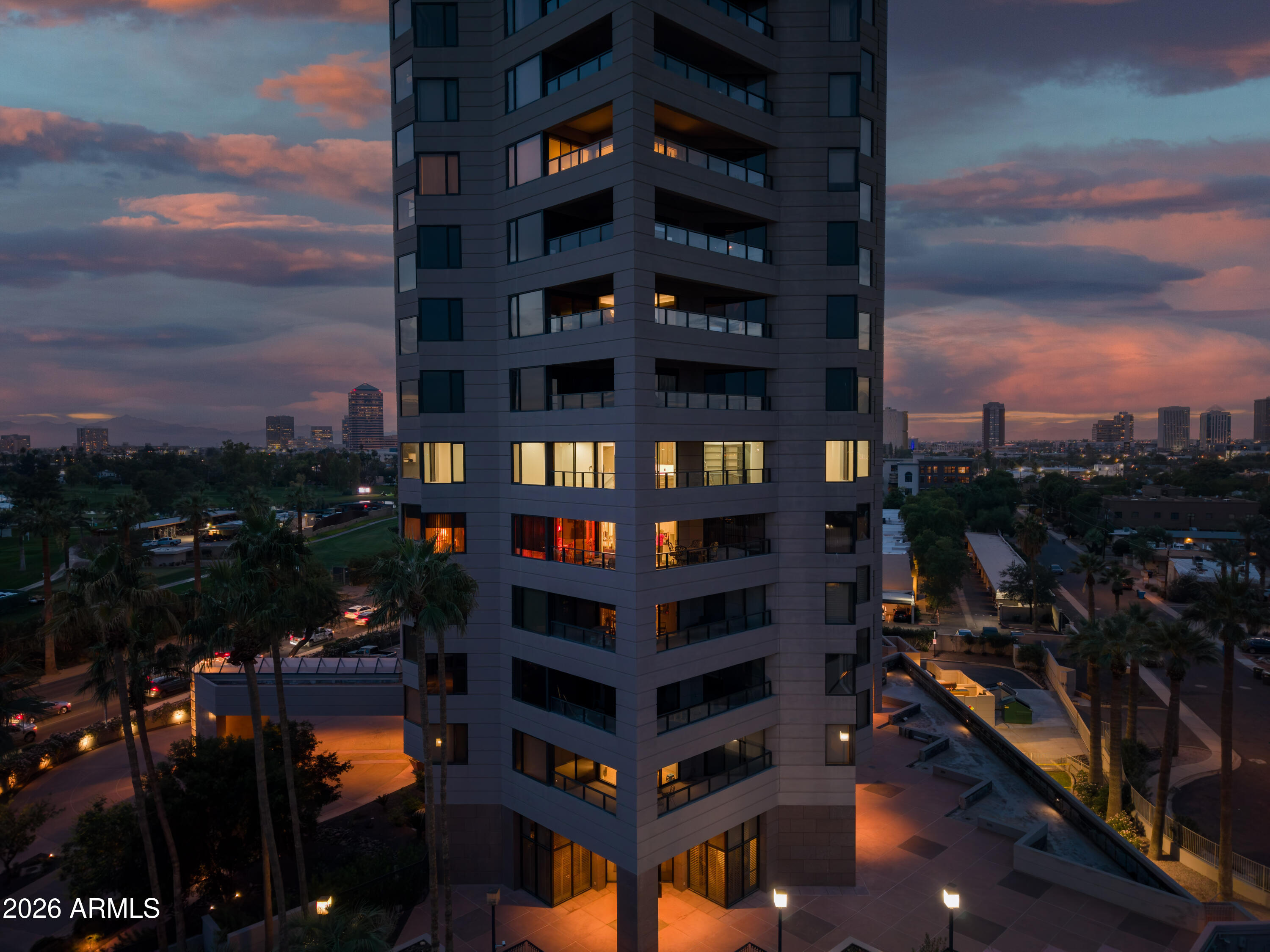 1040 E OSBORN Road 602