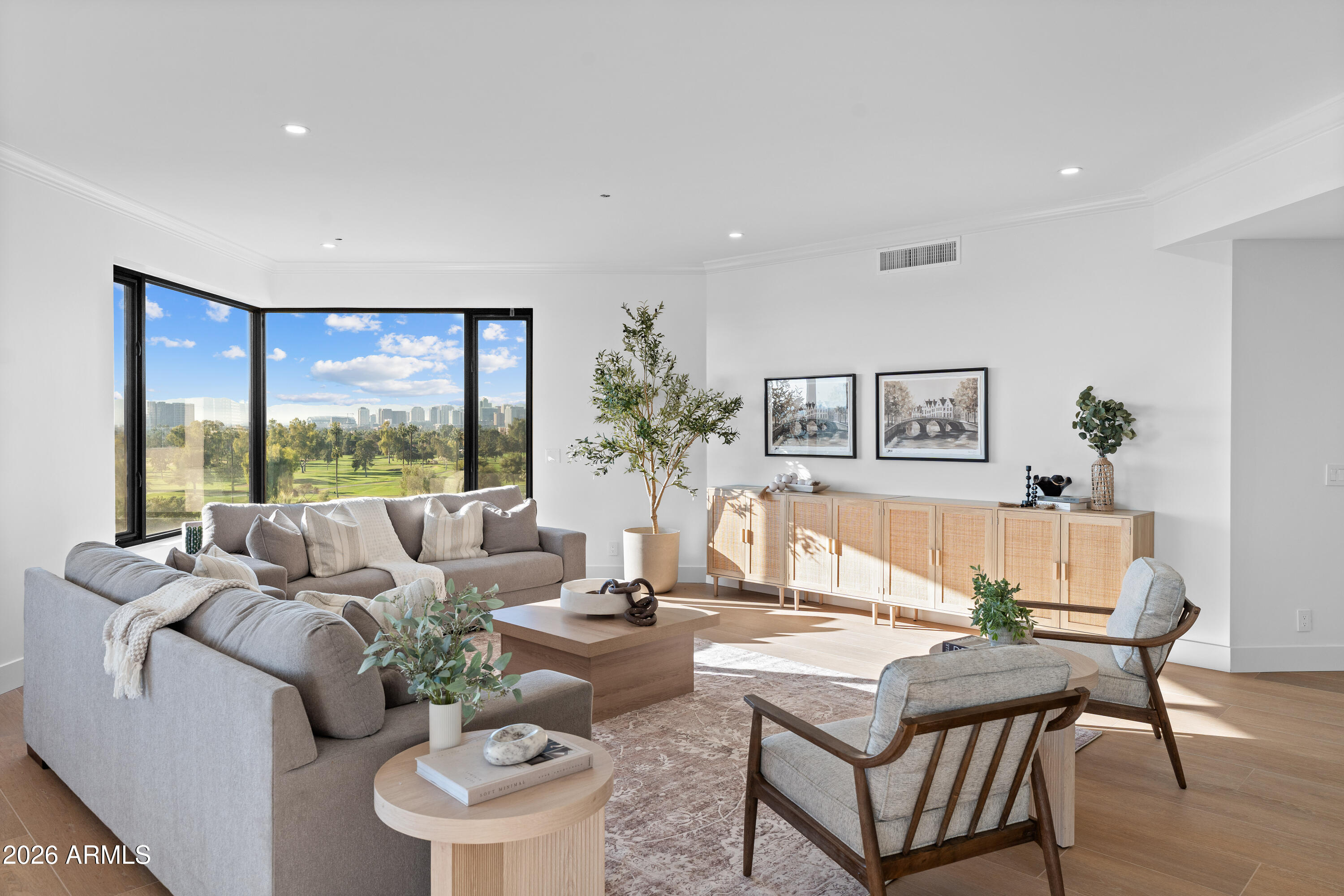 1040 E OSBORN Road 602