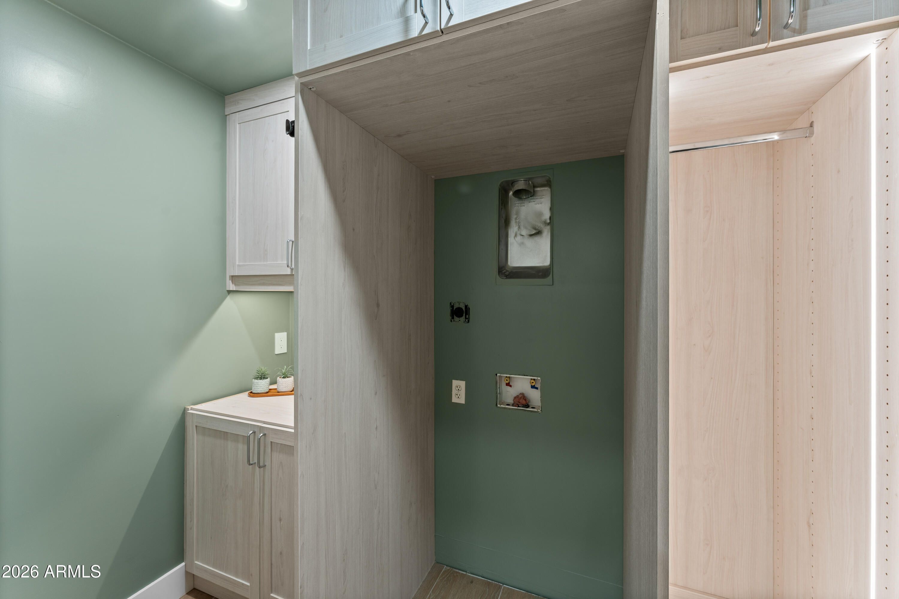 1040 E OSBORN Road 602