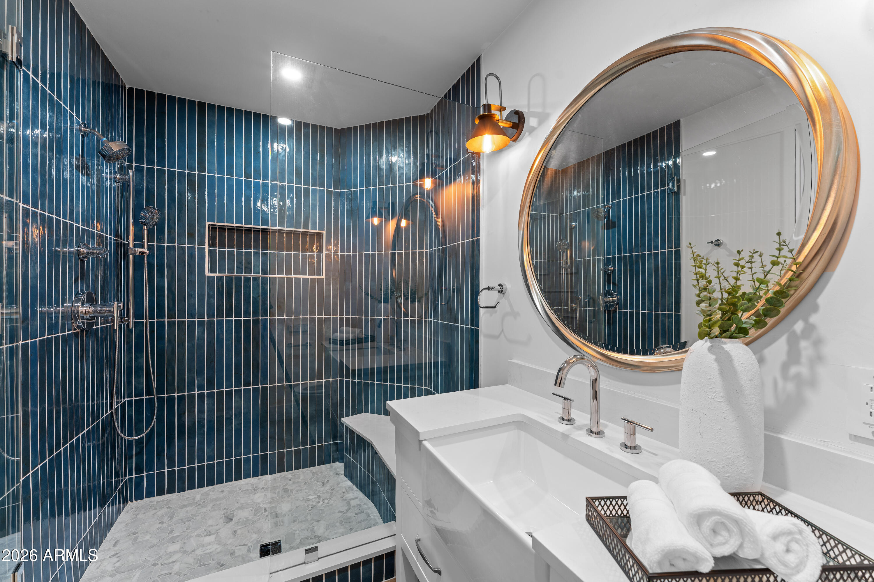 1040 E OSBORN Road 602