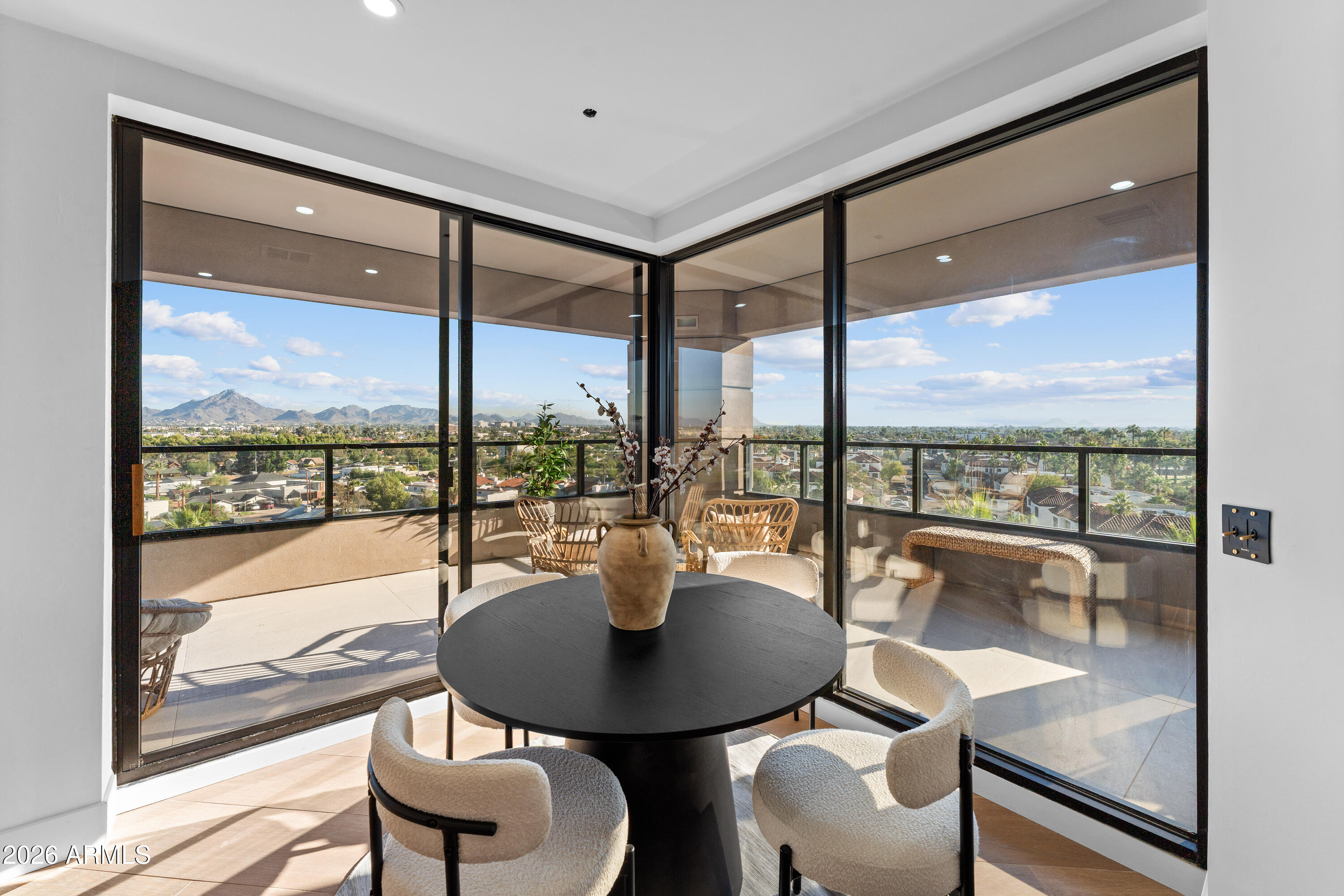 1040 E OSBORN Road 602