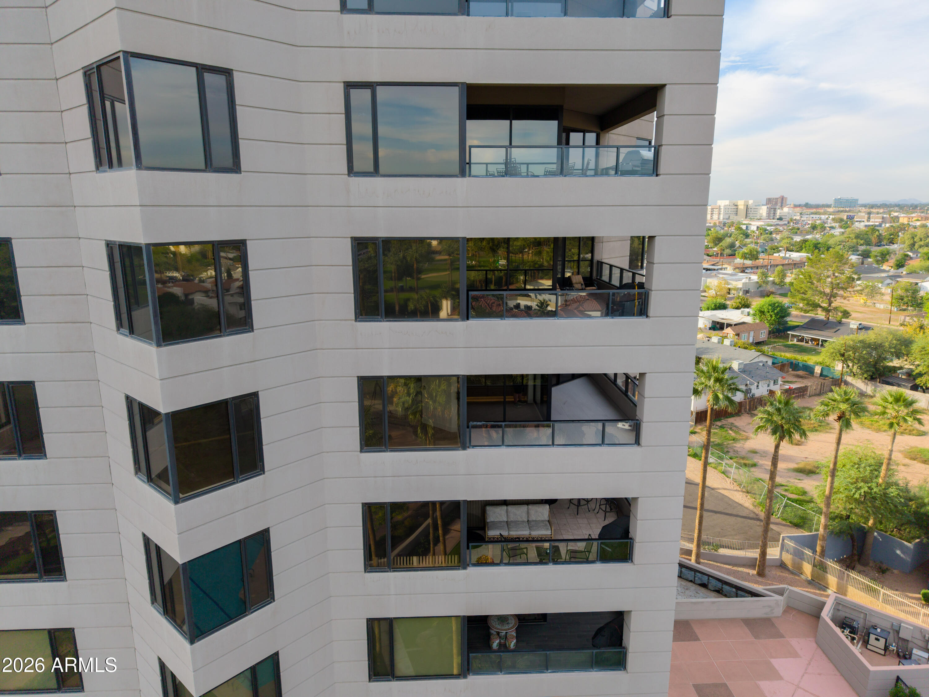 1040 E OSBORN Road 602