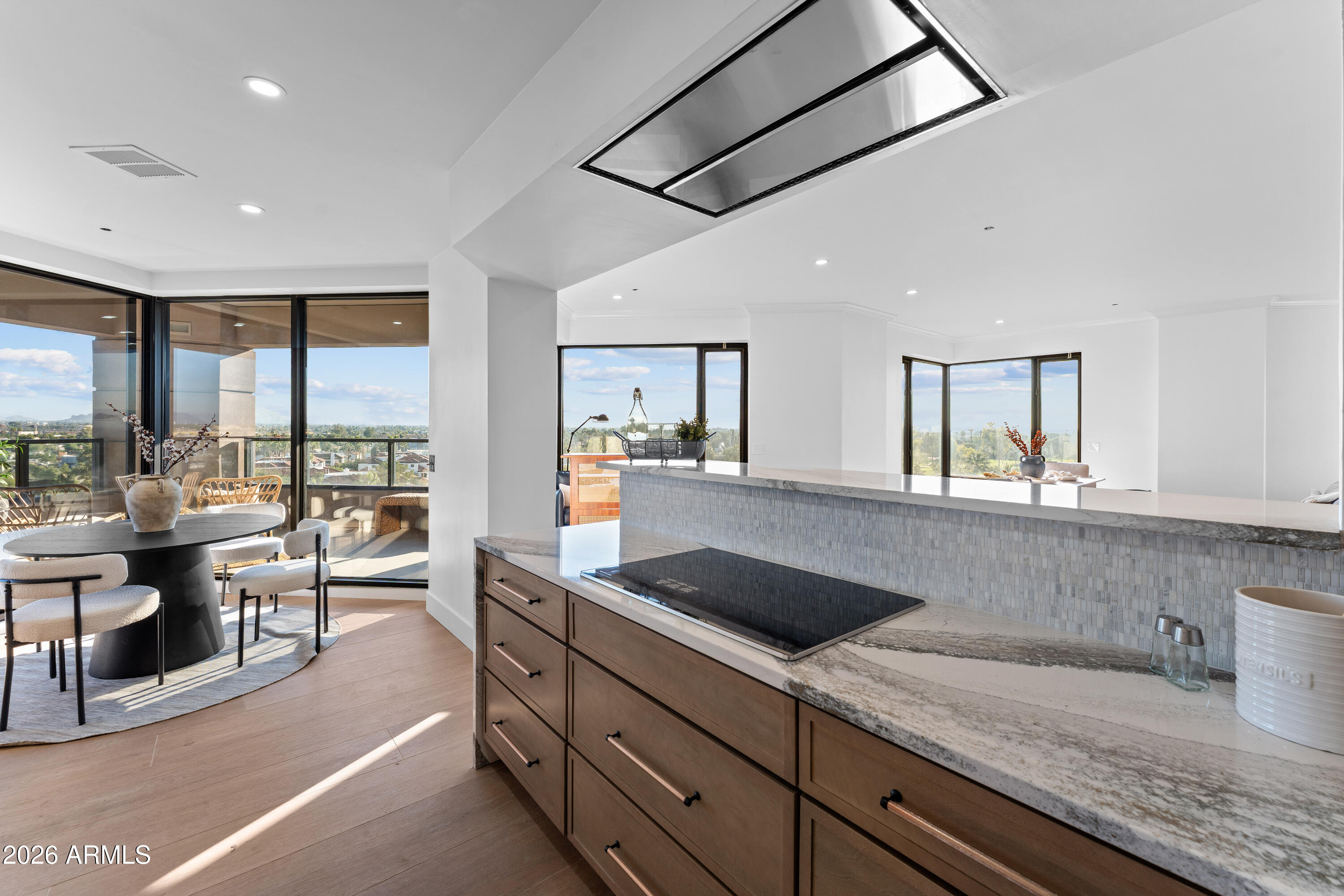 1040 E OSBORN Road 602