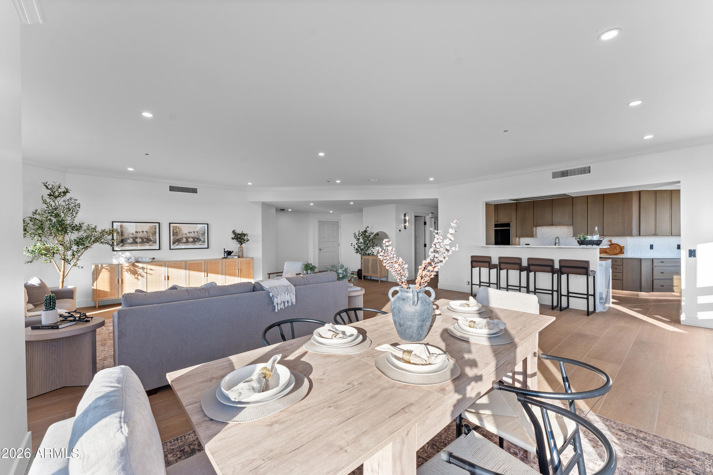 1040 E OSBORN Road 602