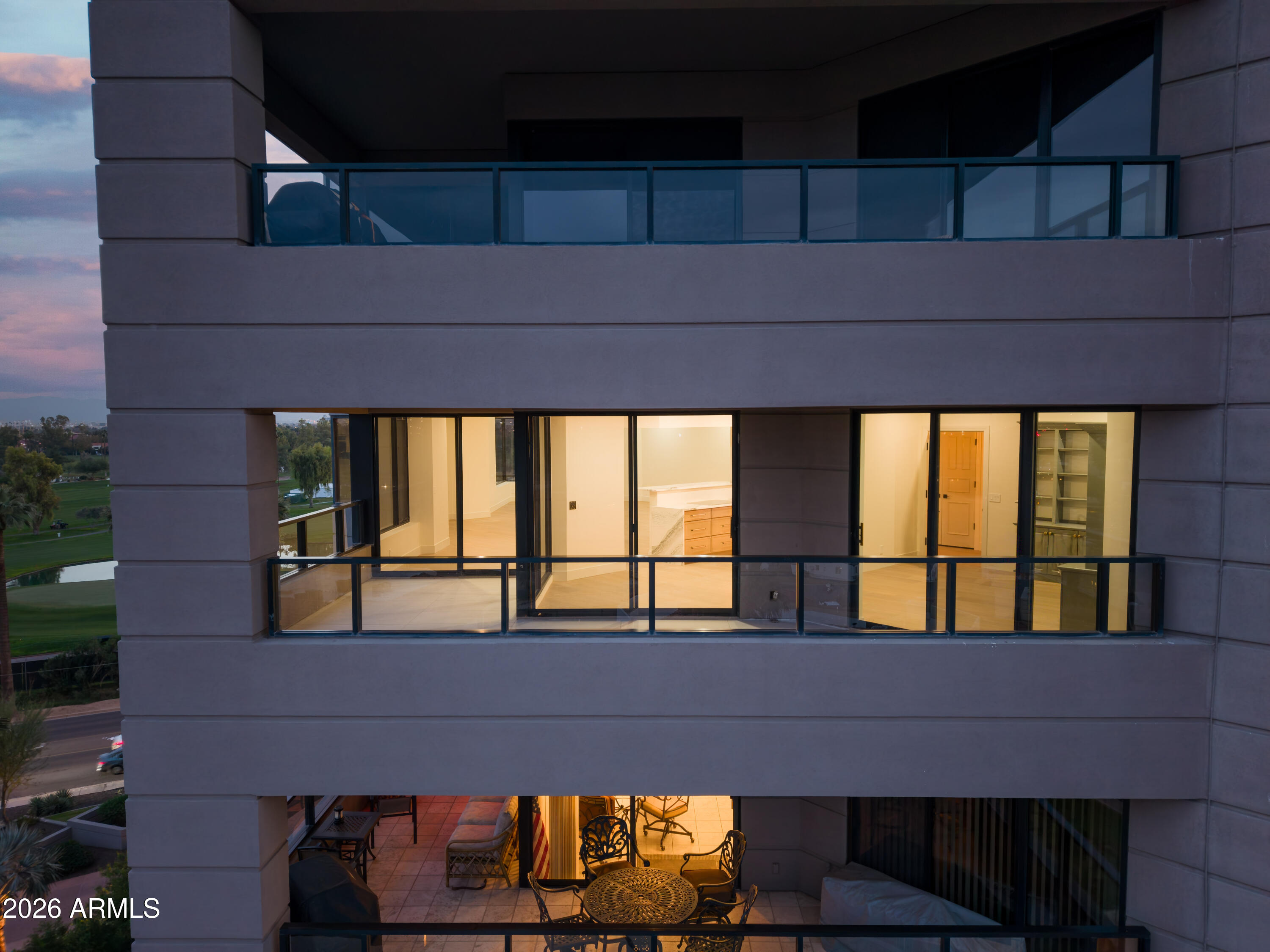 1040 E OSBORN Road 602