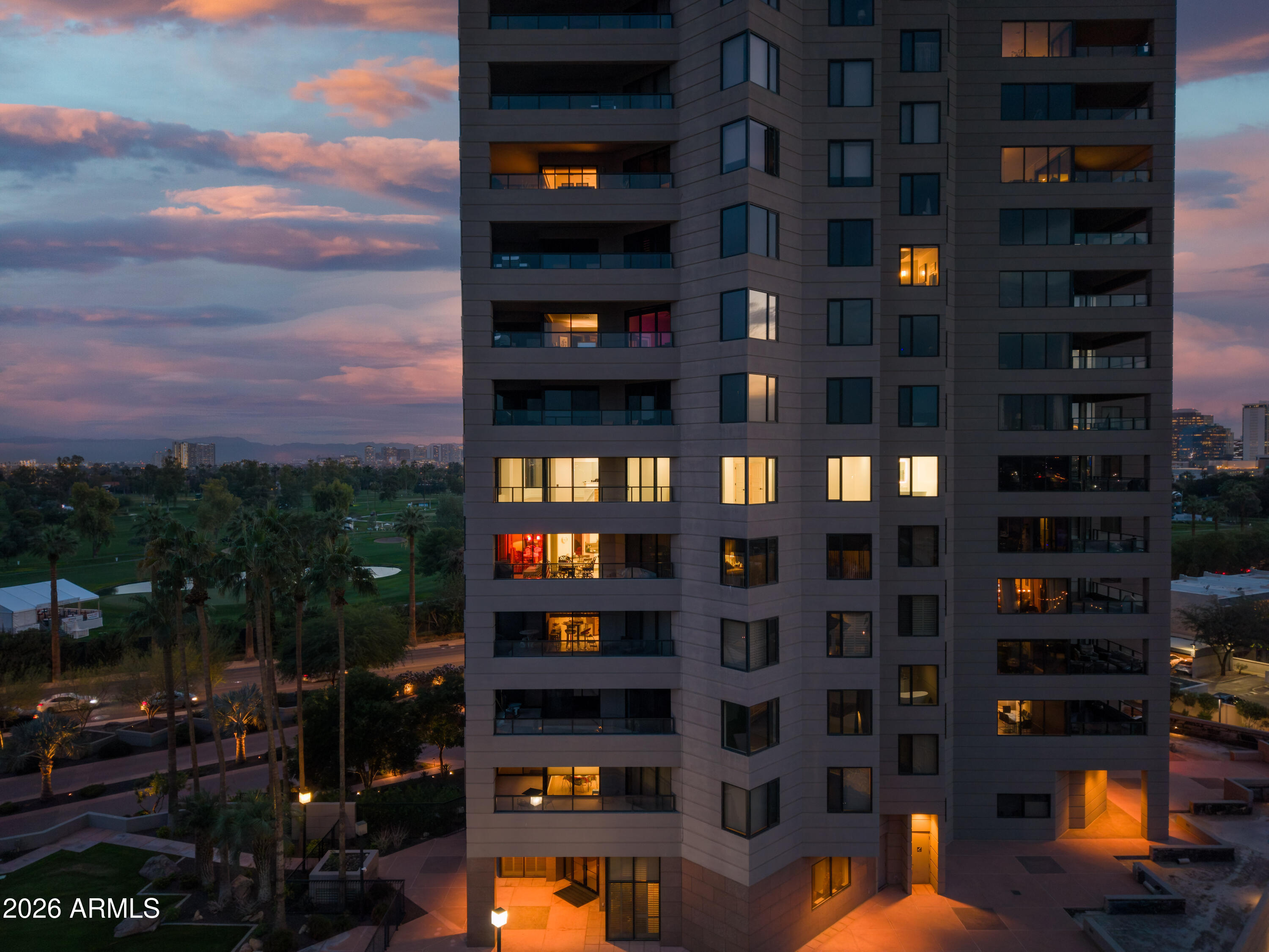 1040 E OSBORN Road 602