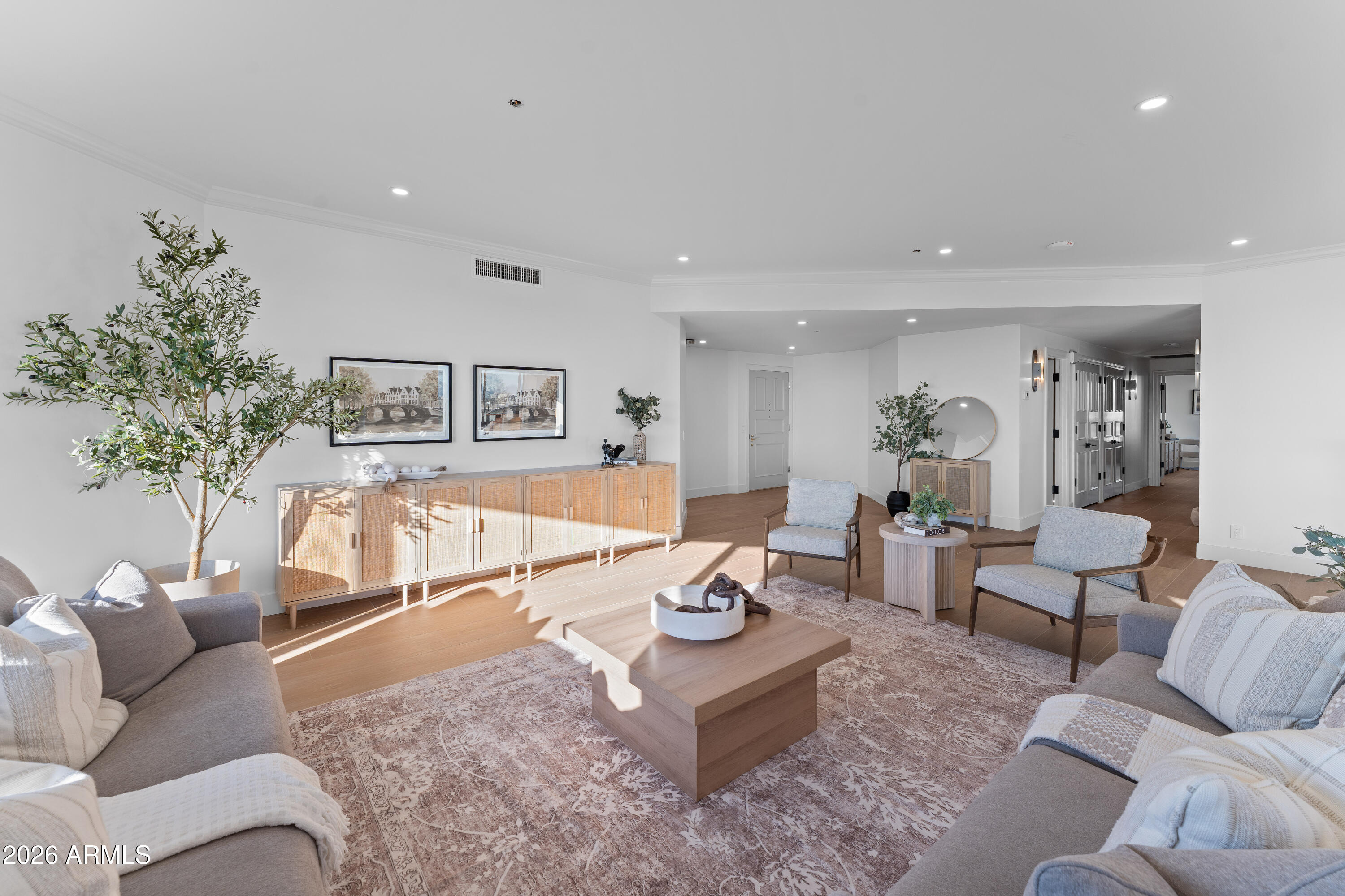 1040 E OSBORN Road 602