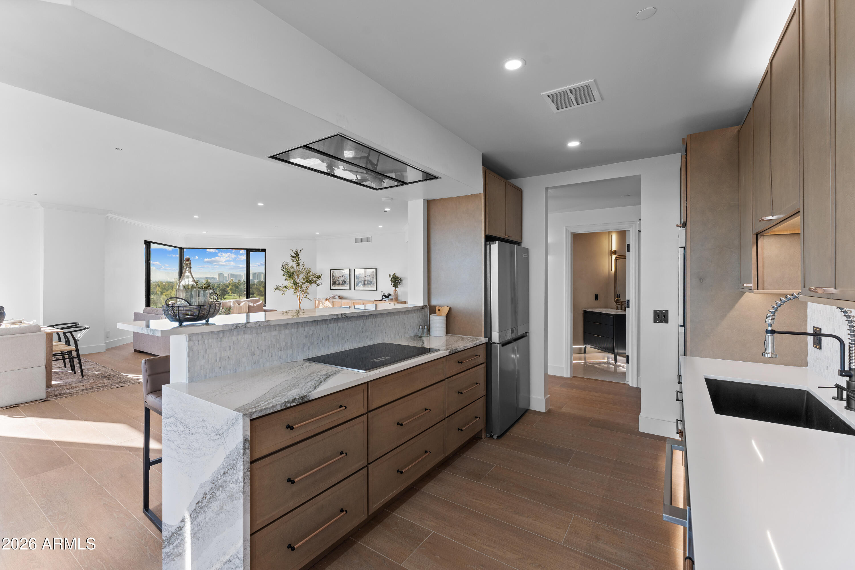 1040 E OSBORN Road 602