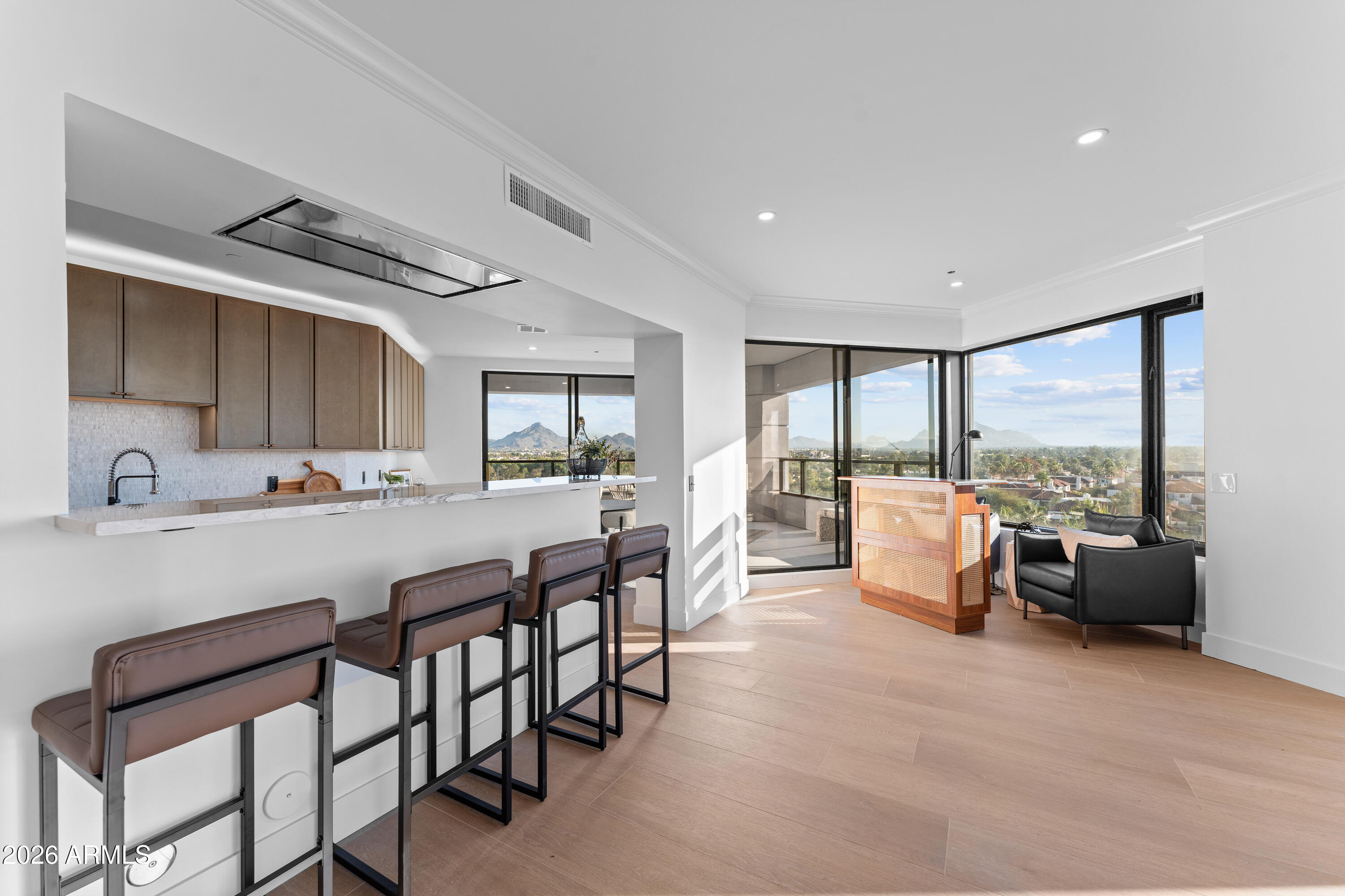 1040 E OSBORN Road 602