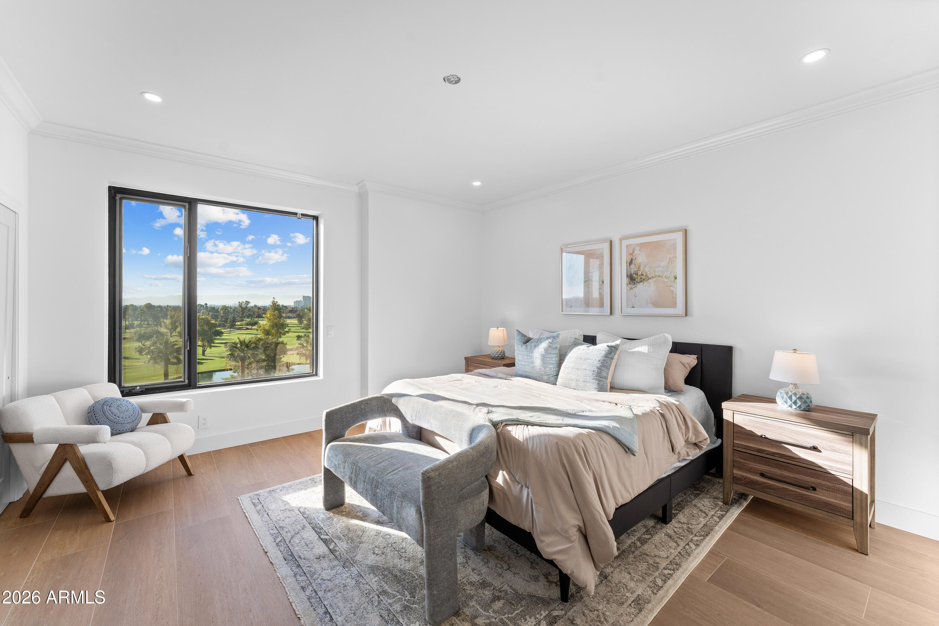 1040 E OSBORN Road 602