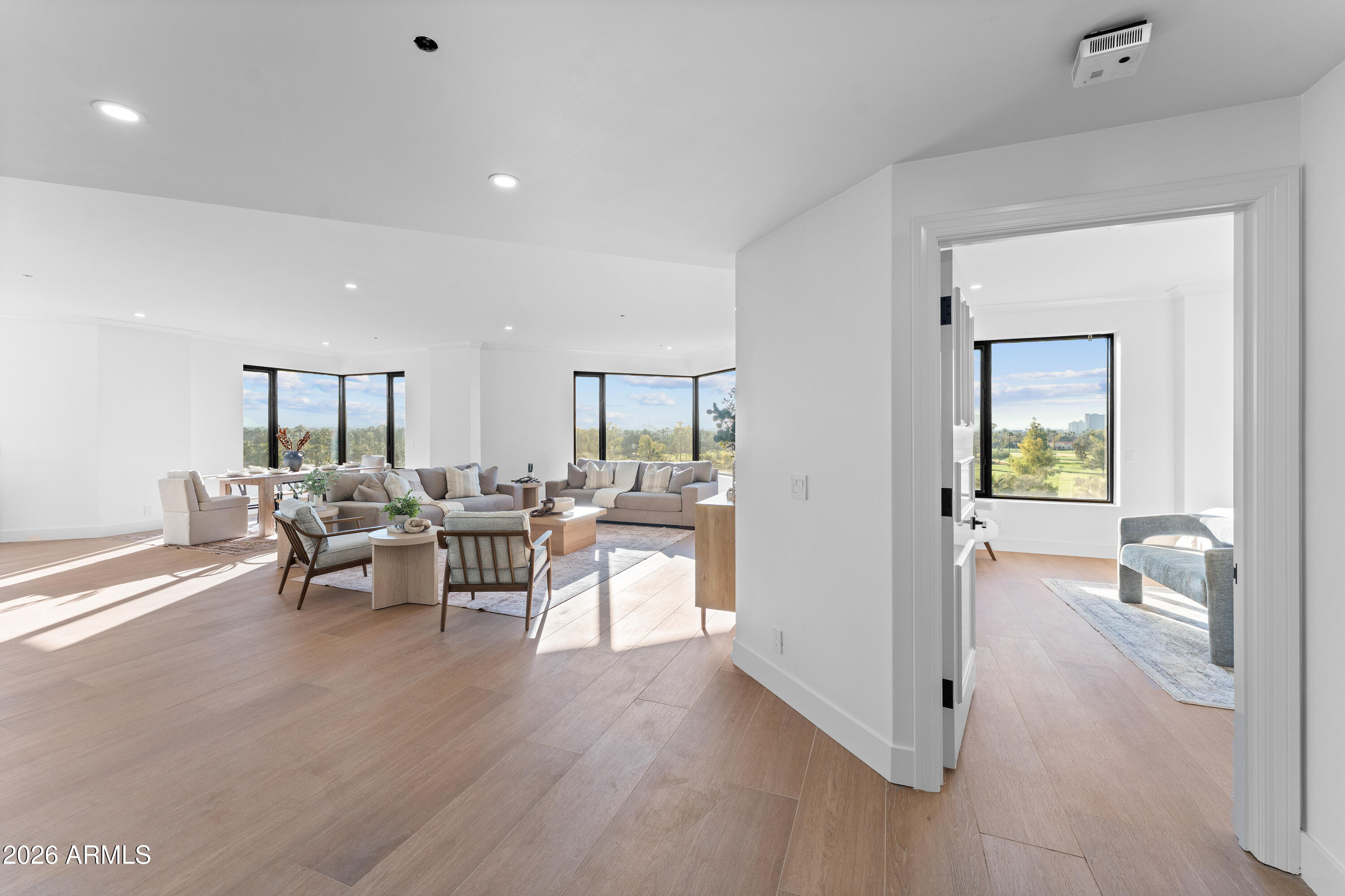 1040 E OSBORN Road 602