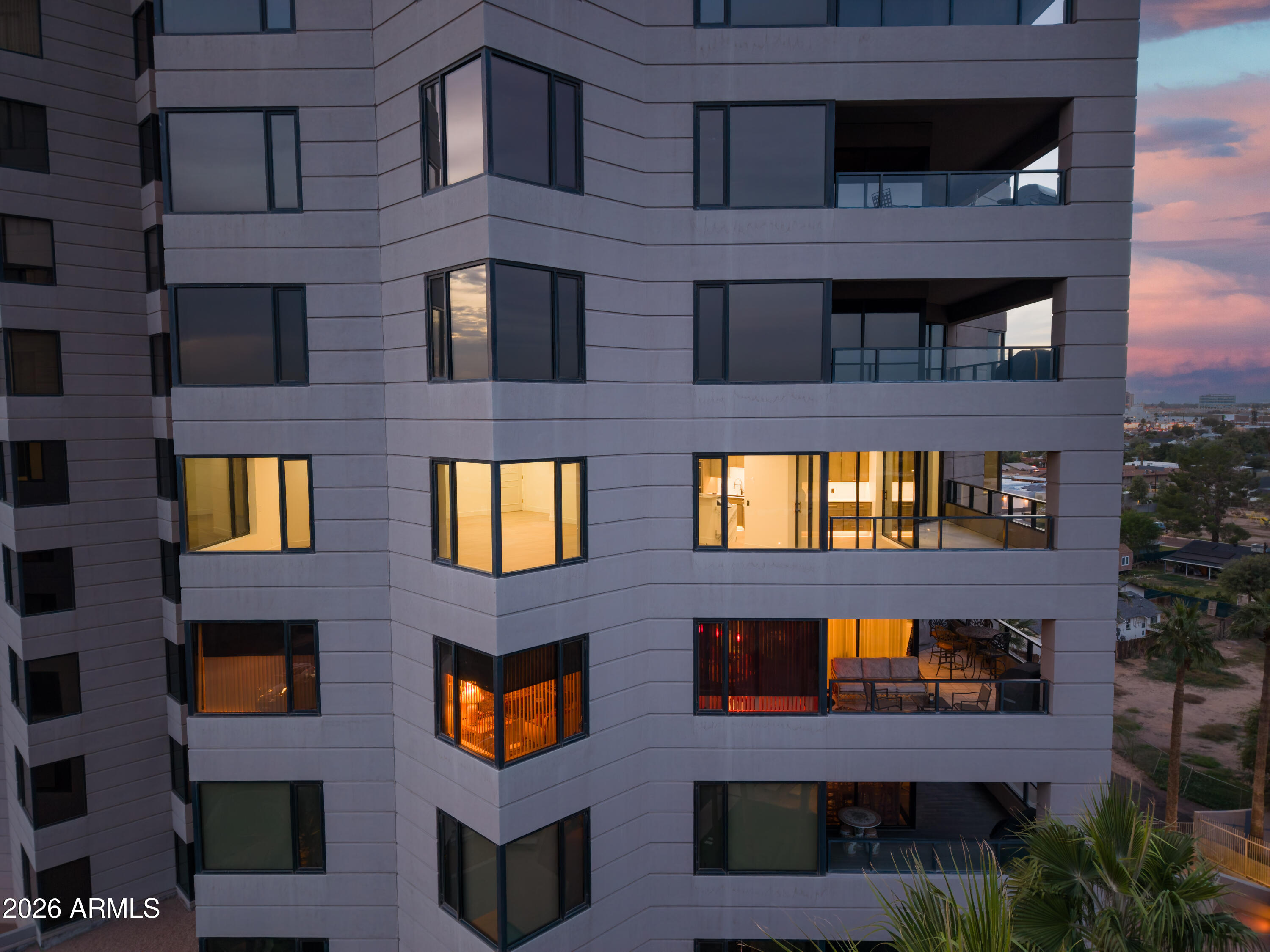 1040 E OSBORN Road 602