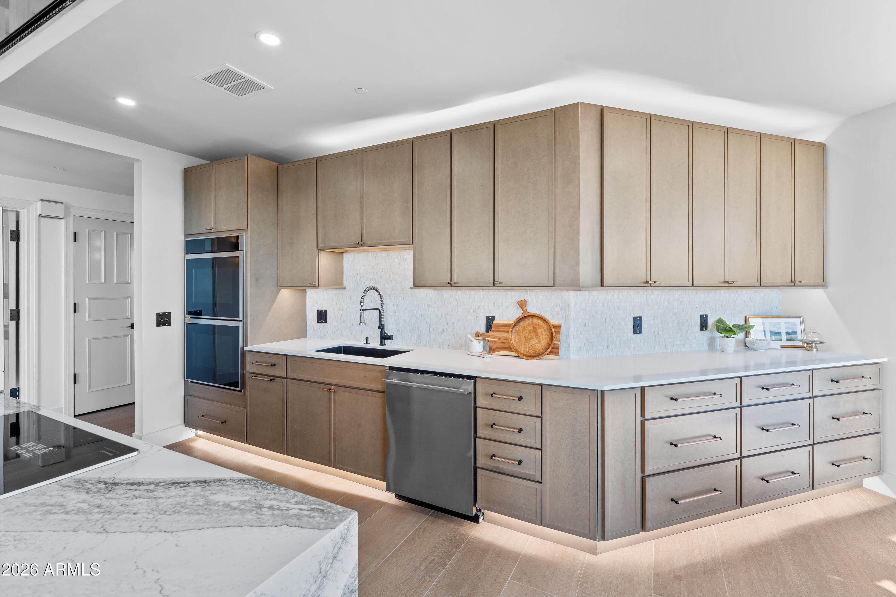 1040 E OSBORN Road 602