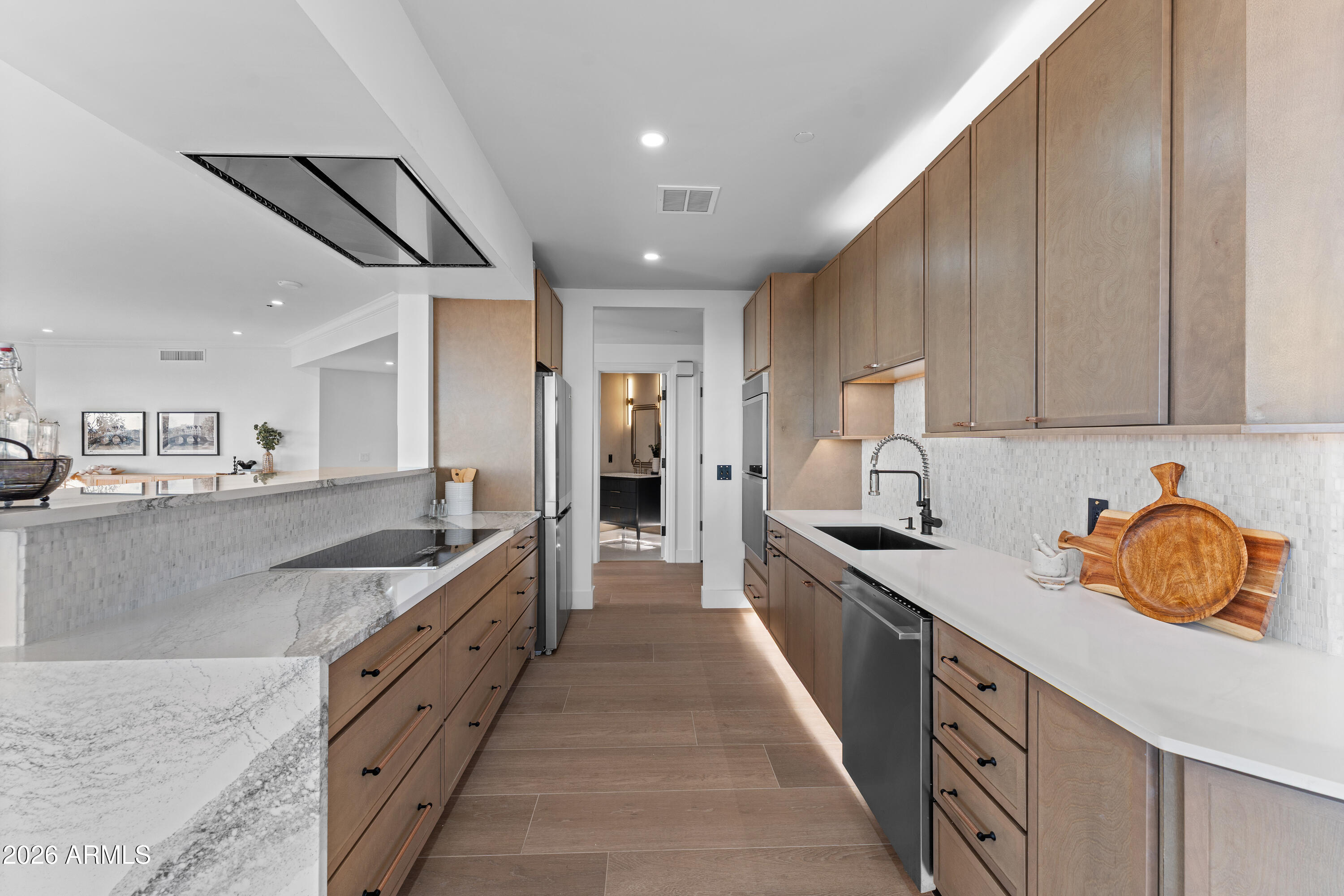 1040 E OSBORN Road 602