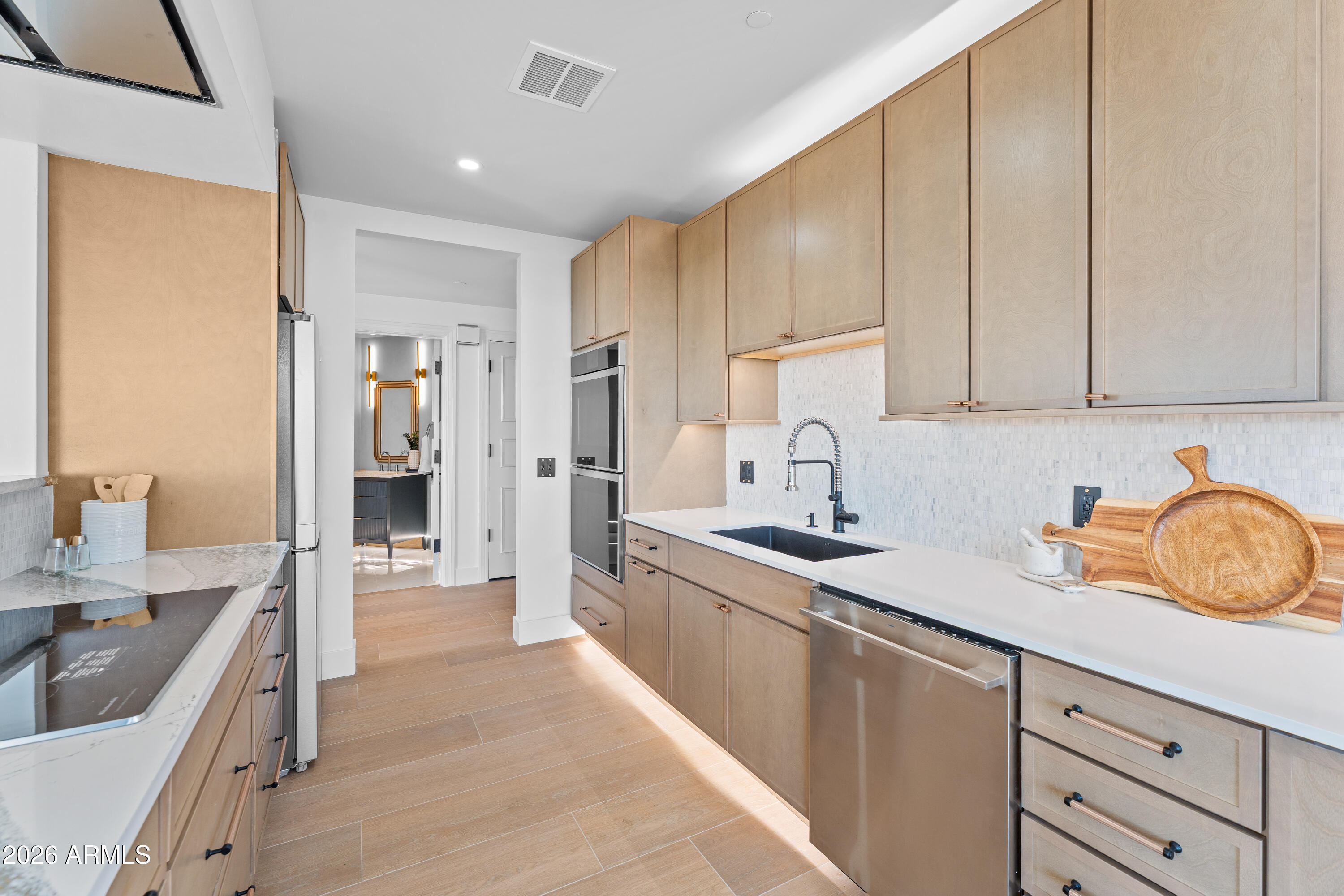 1040 E OSBORN Road 602