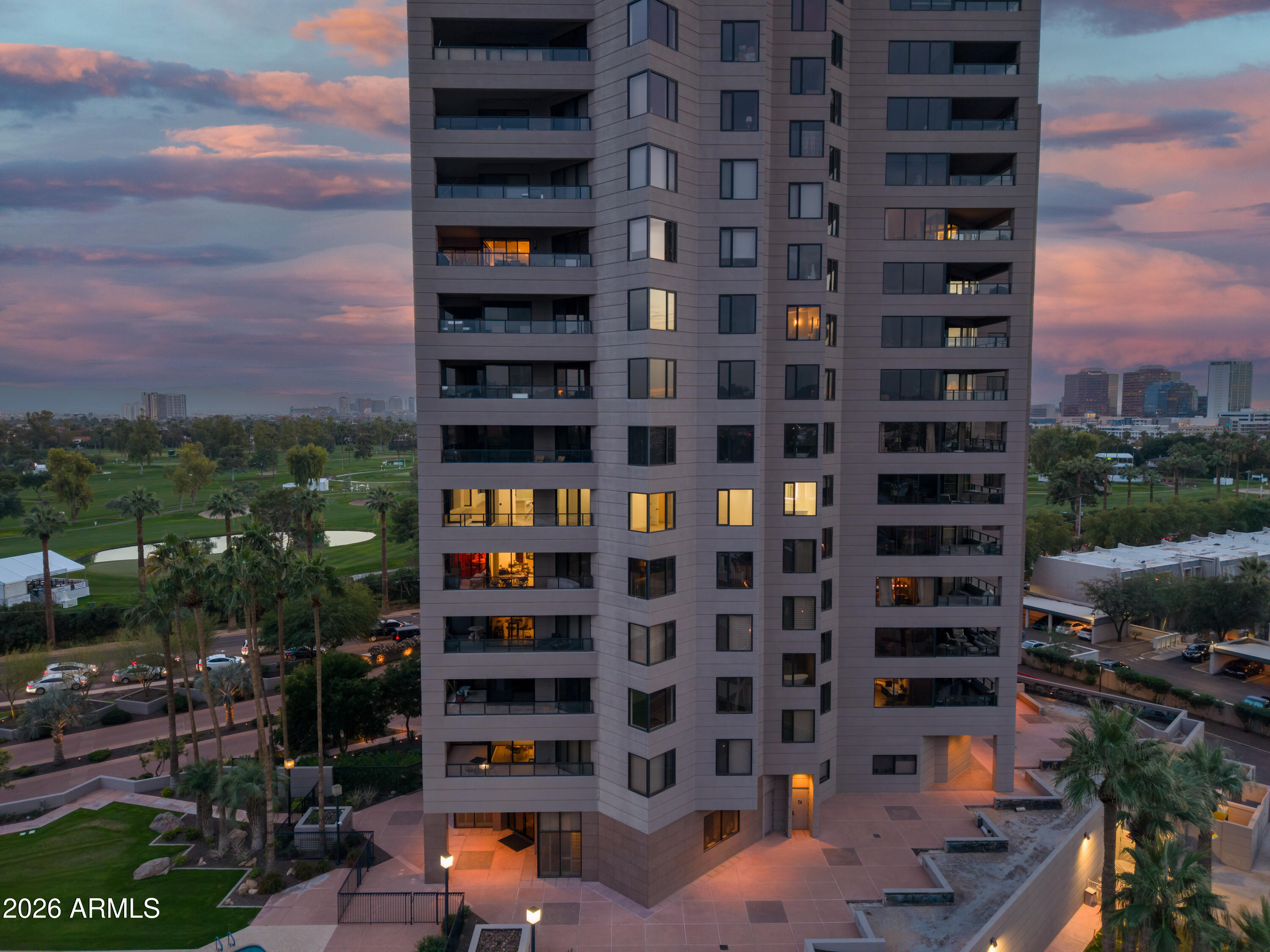 1040 E OSBORN Road 602