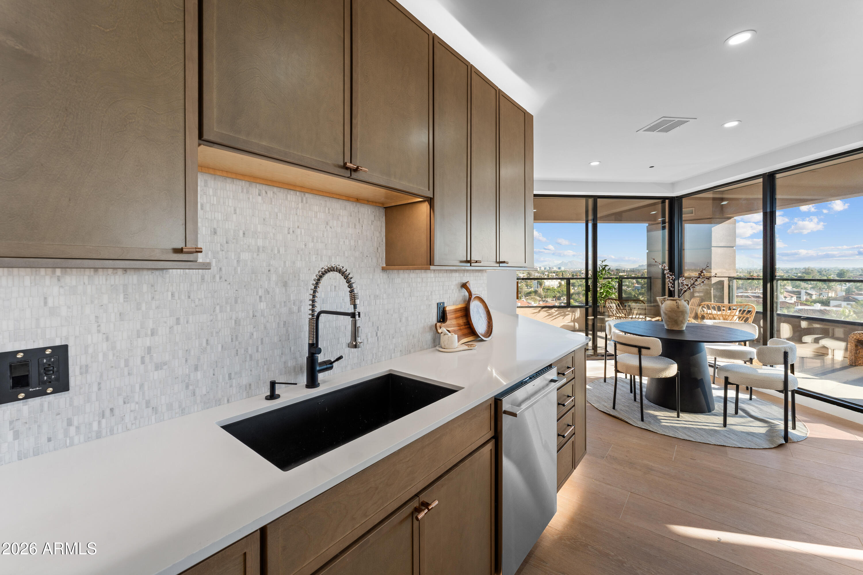 1040 E OSBORN Road 602