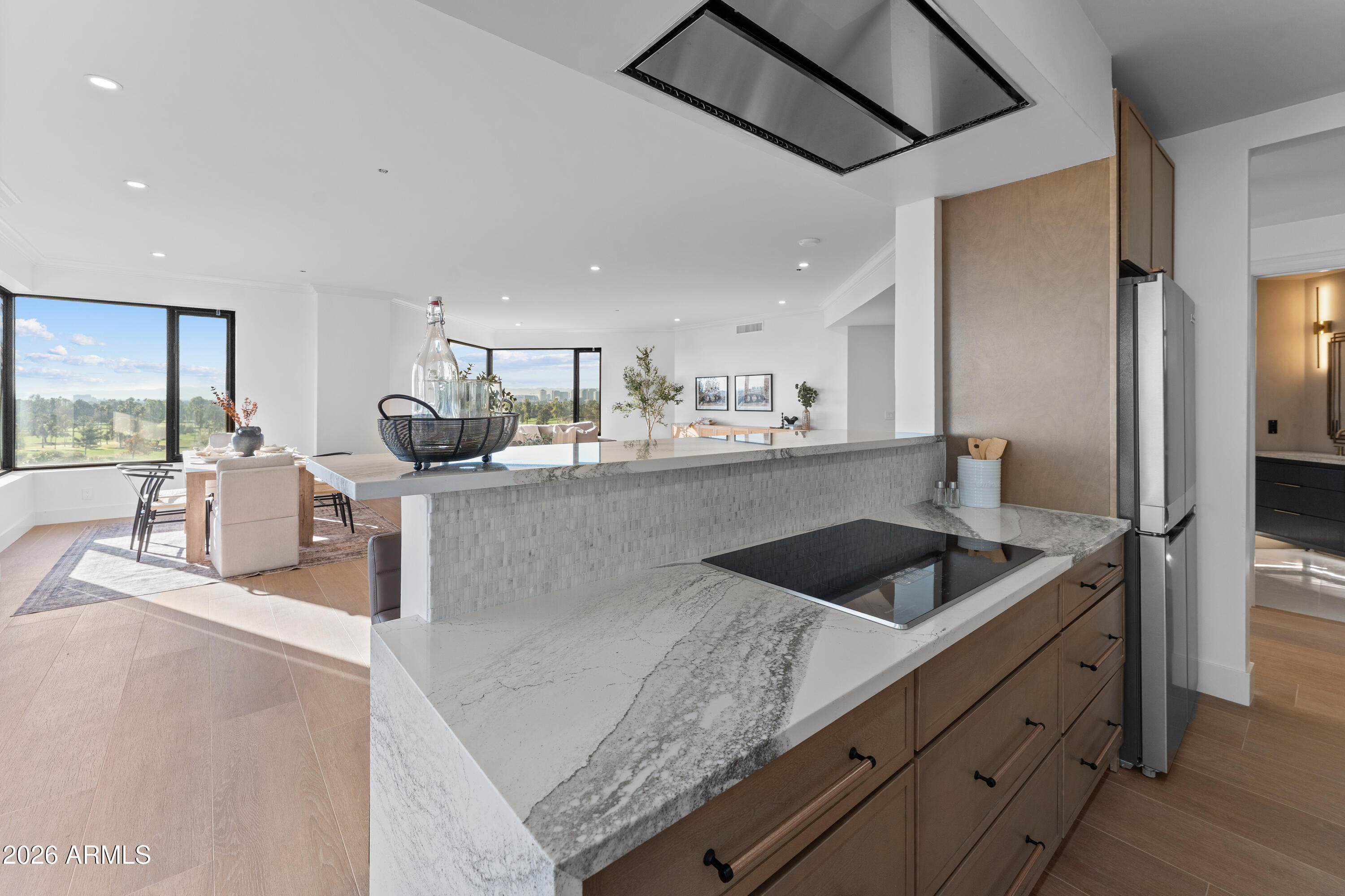 1040 E OSBORN Road 602