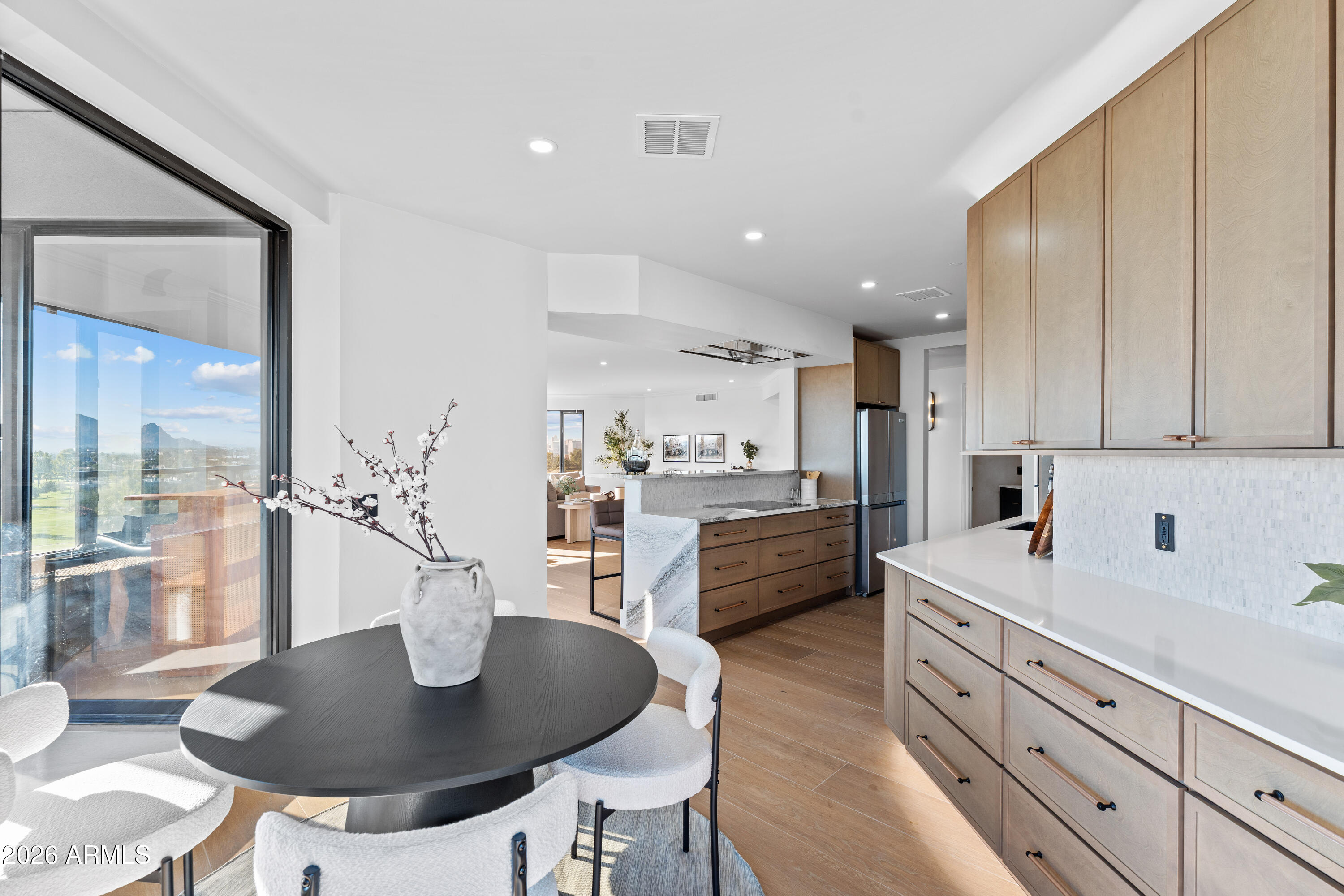 1040 E OSBORN Road 602