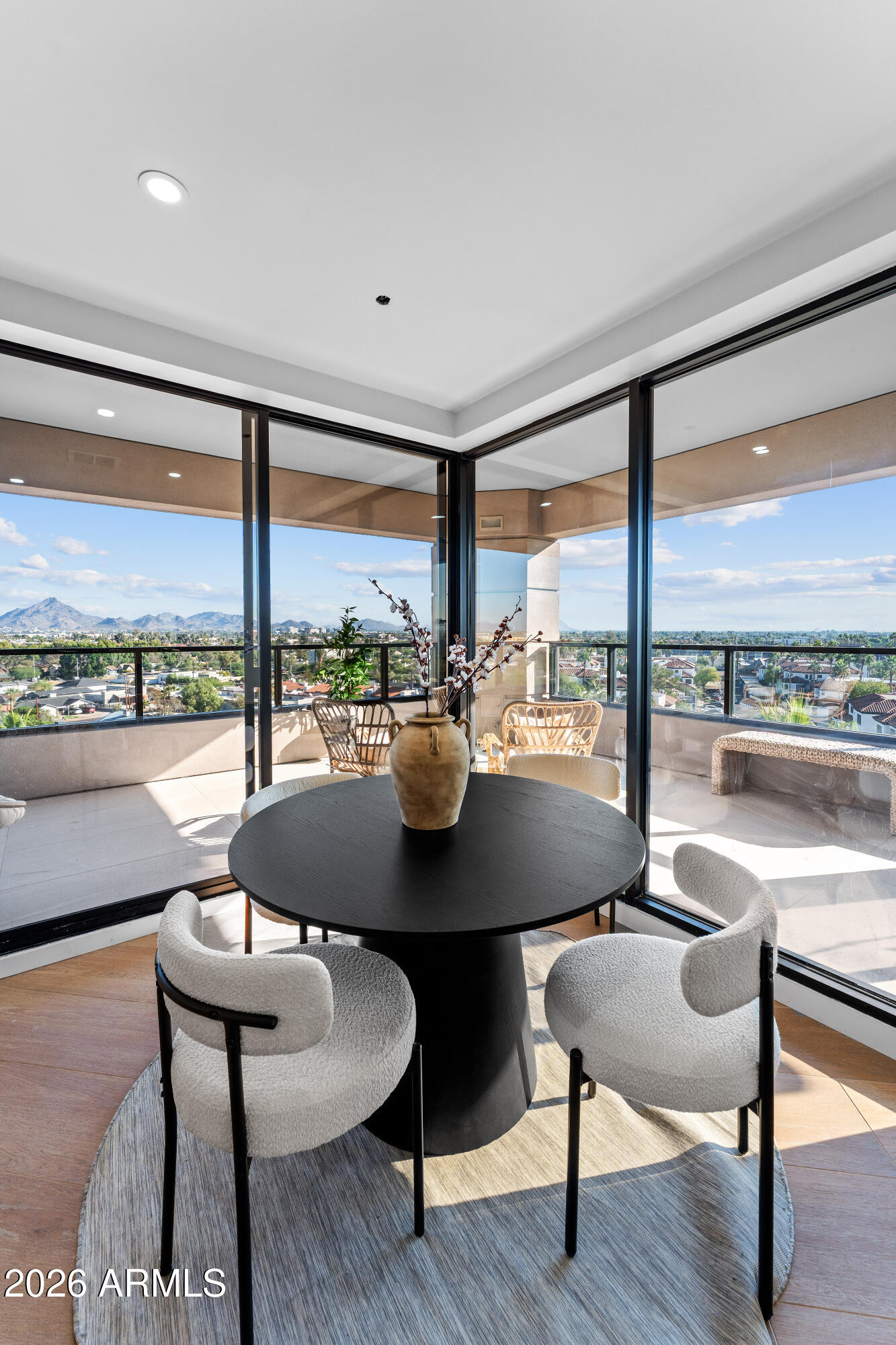 1040 E OSBORN Road 602