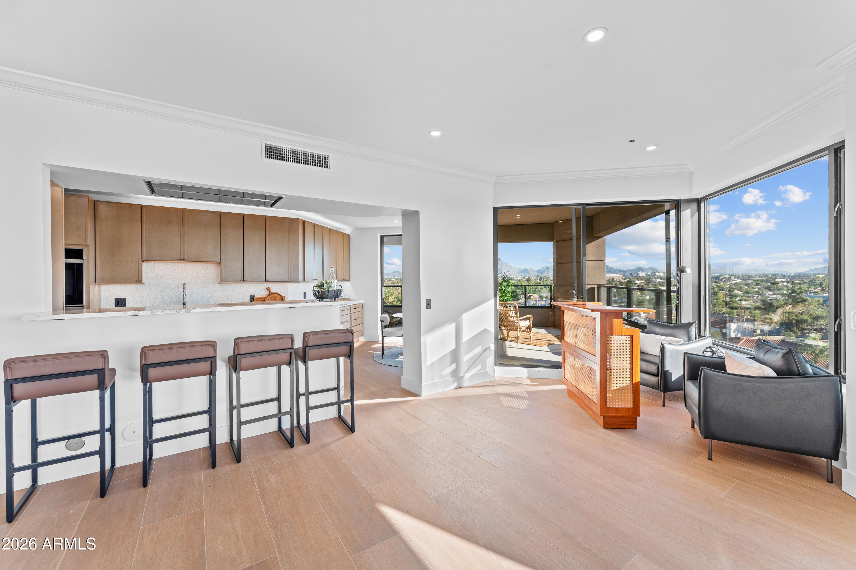 1040 E OSBORN Road 602