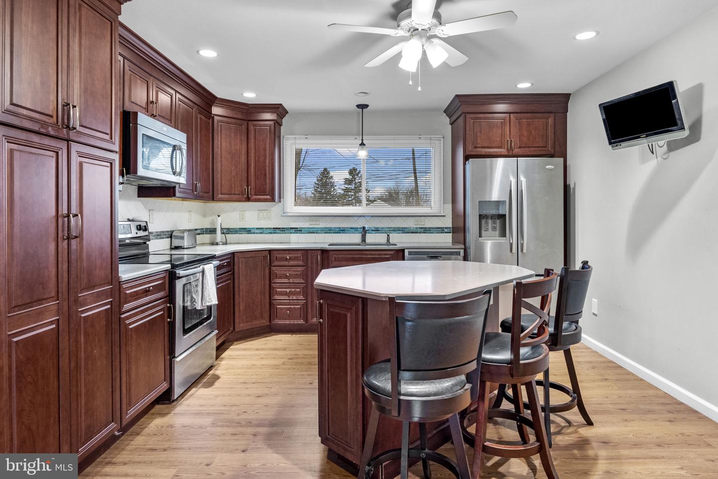 306 Midfield Dr