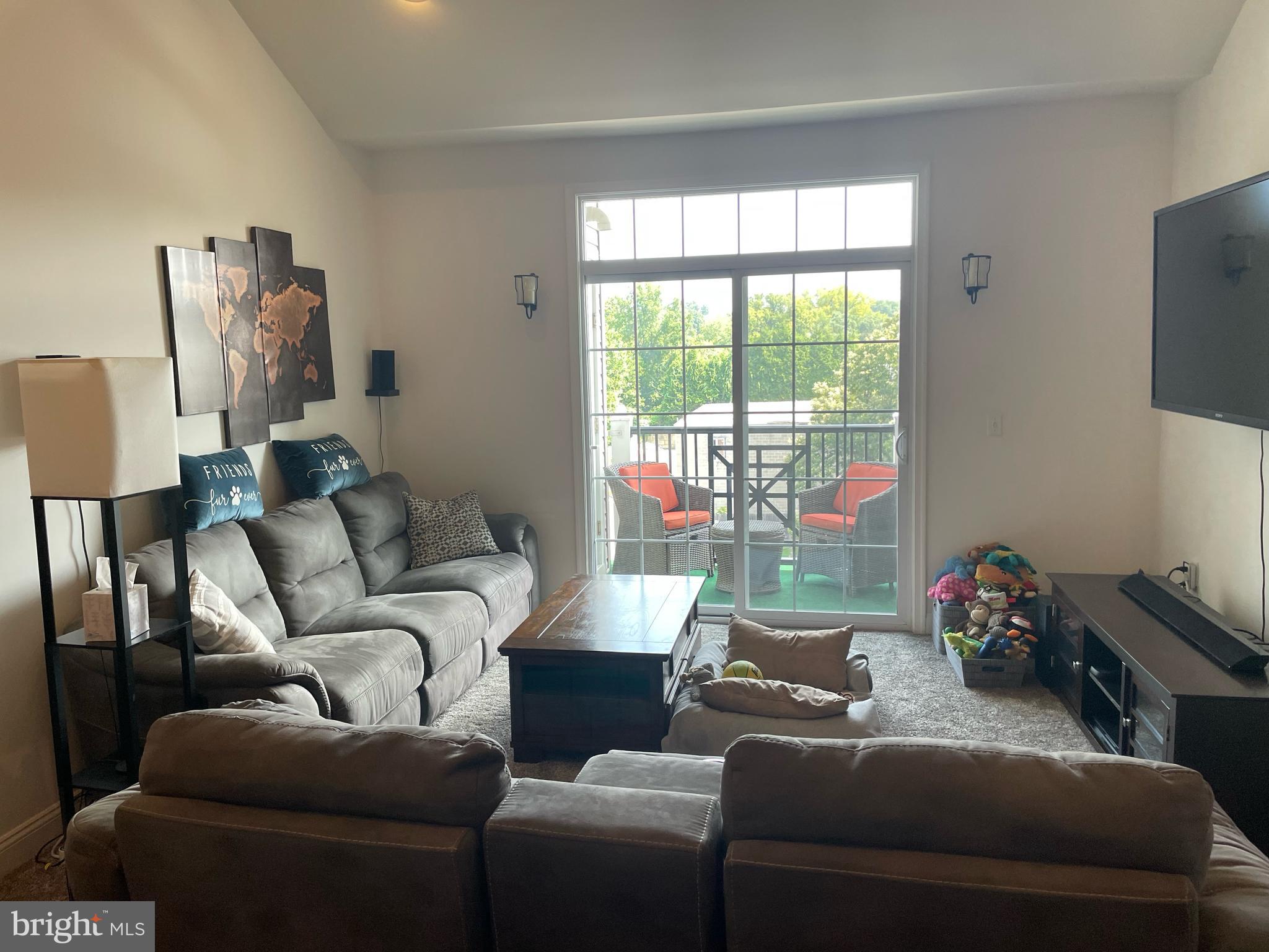 300 ELM STREET W 2430