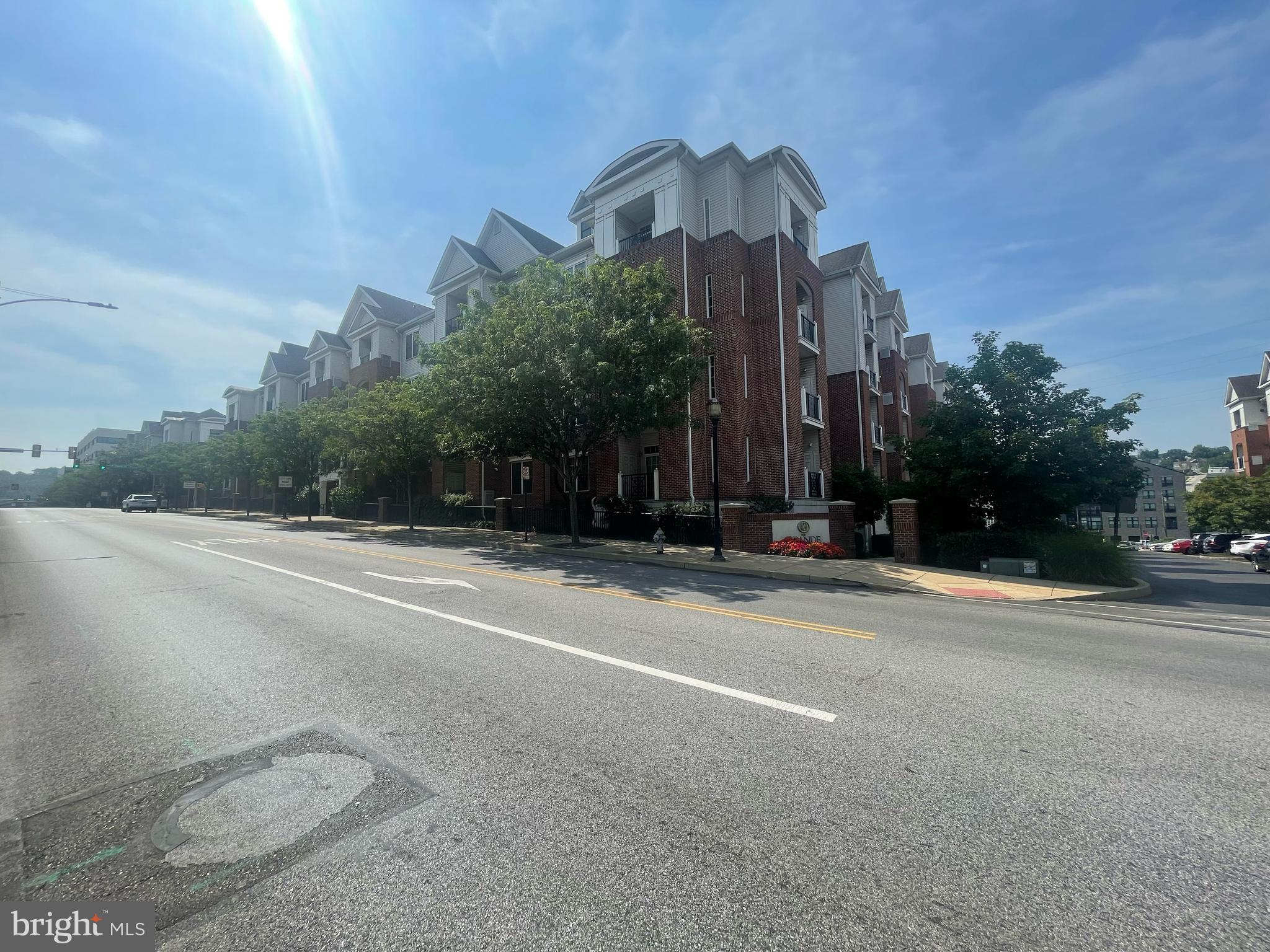 300 ELM STREET W 2430