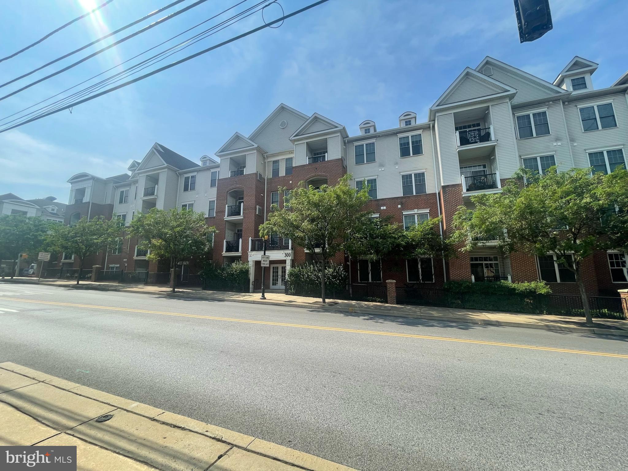 300 ELM STREET W 2430