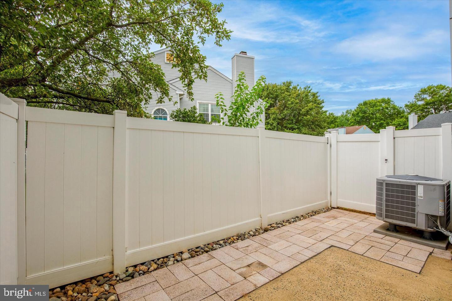 38 Bark Hollow Ln