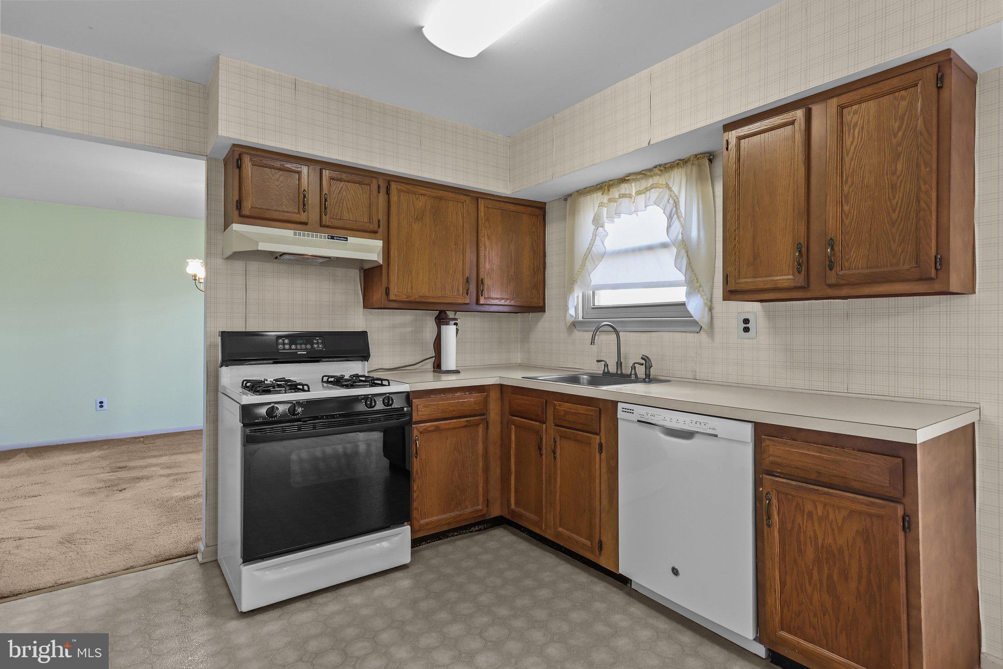 4 Danbridge Dr
