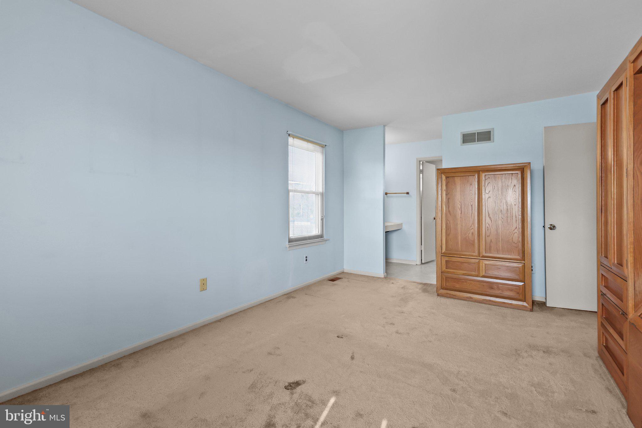 4 Danbridge Dr