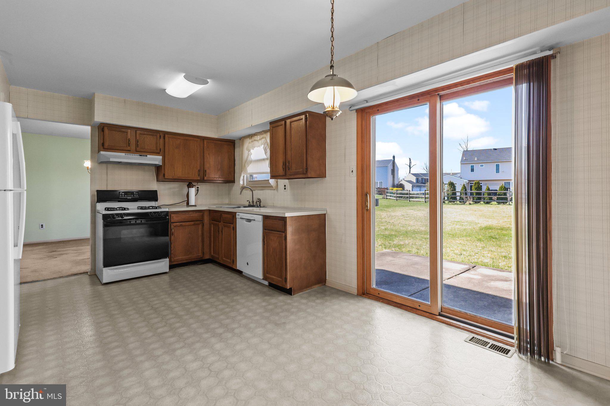 4 Danbridge Dr