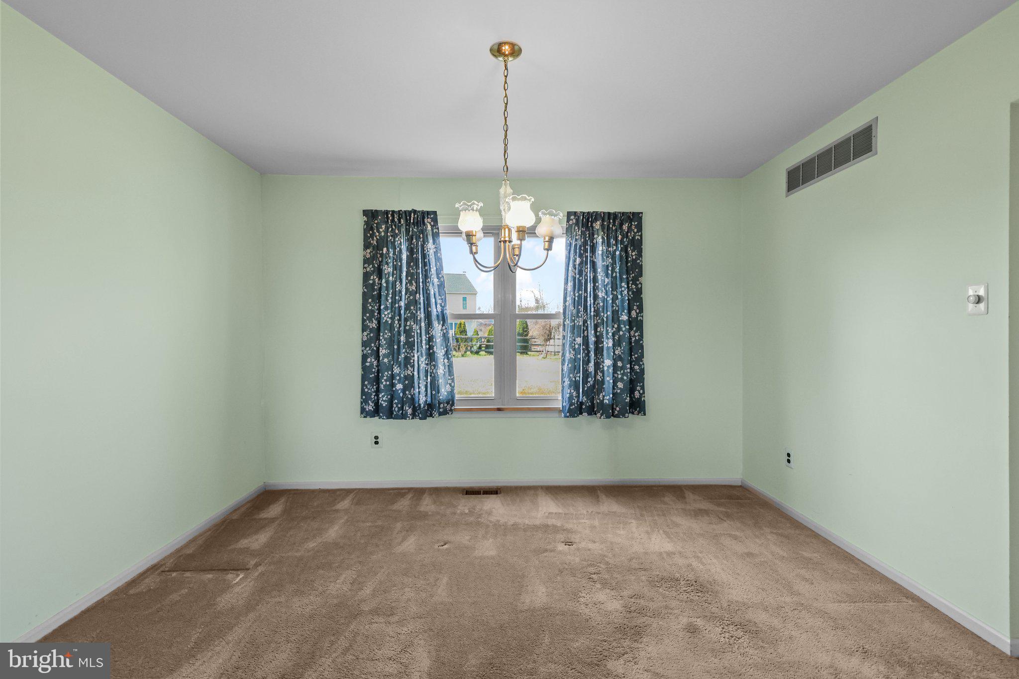4 Danbridge Dr