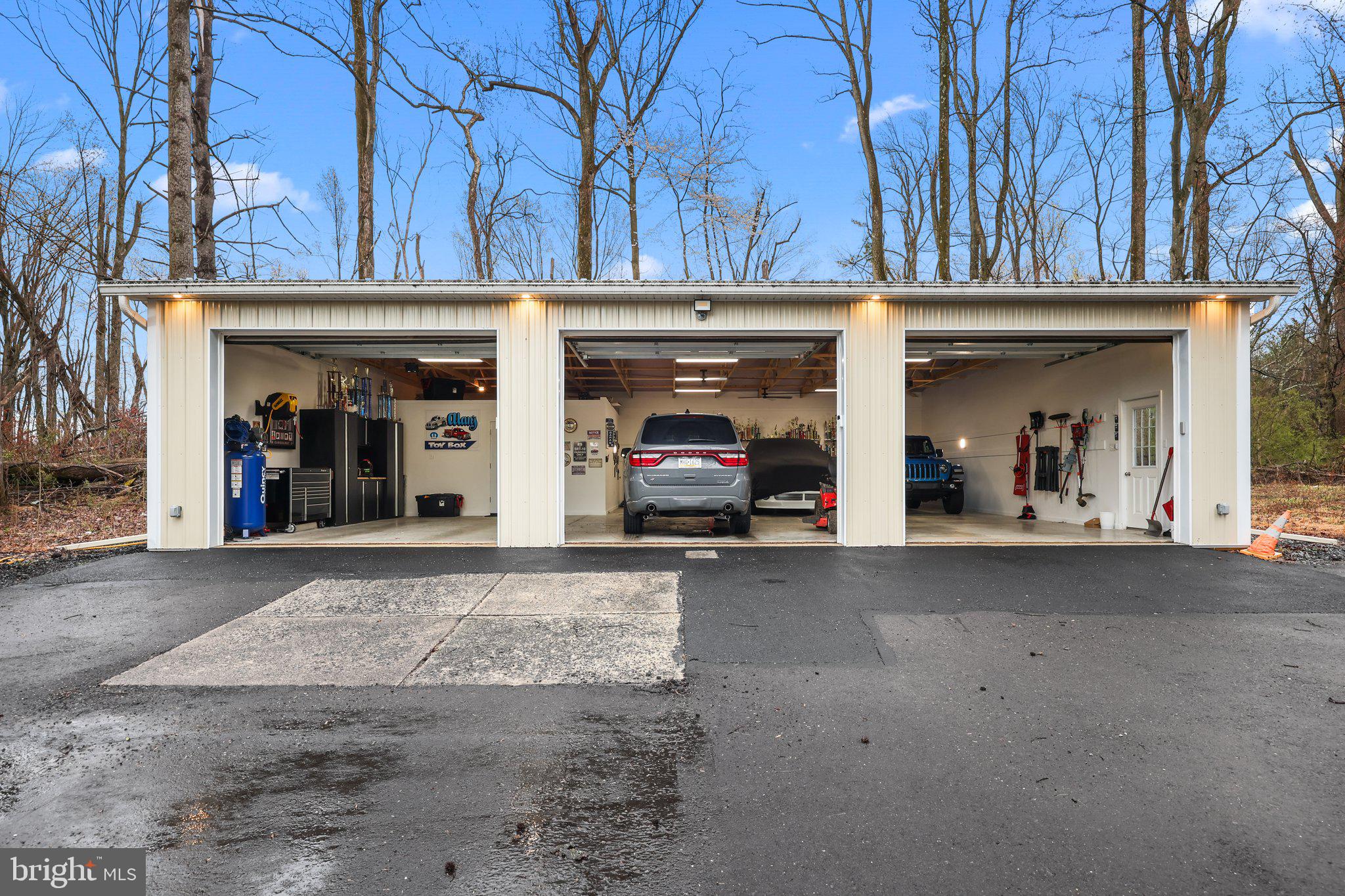 729 E Butler Pike