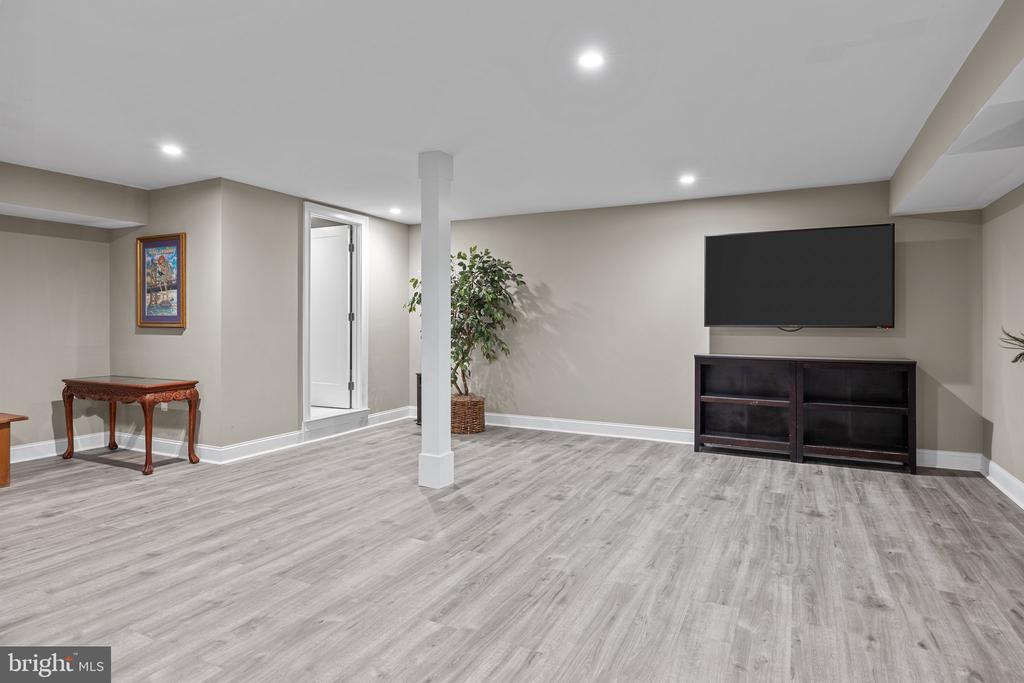 408 Hallowell Ave