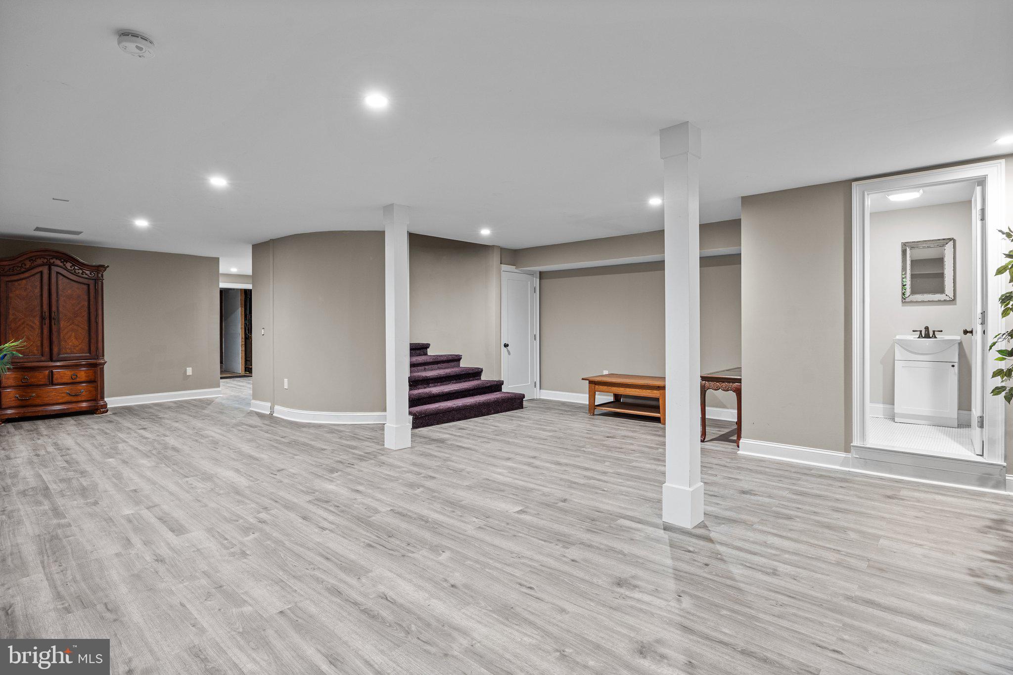 408 Hallowell Ave