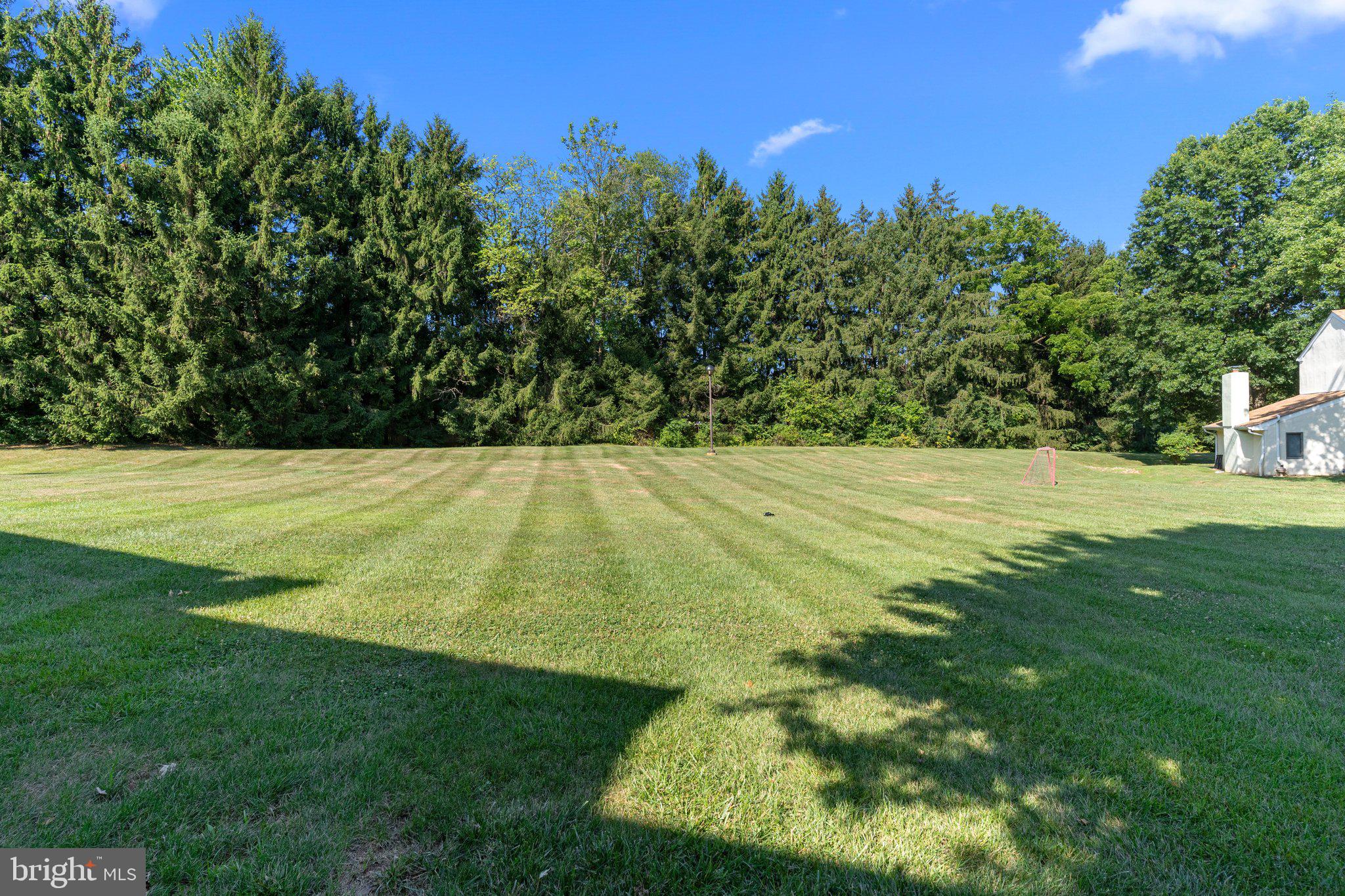 1902 MAPLE CIR